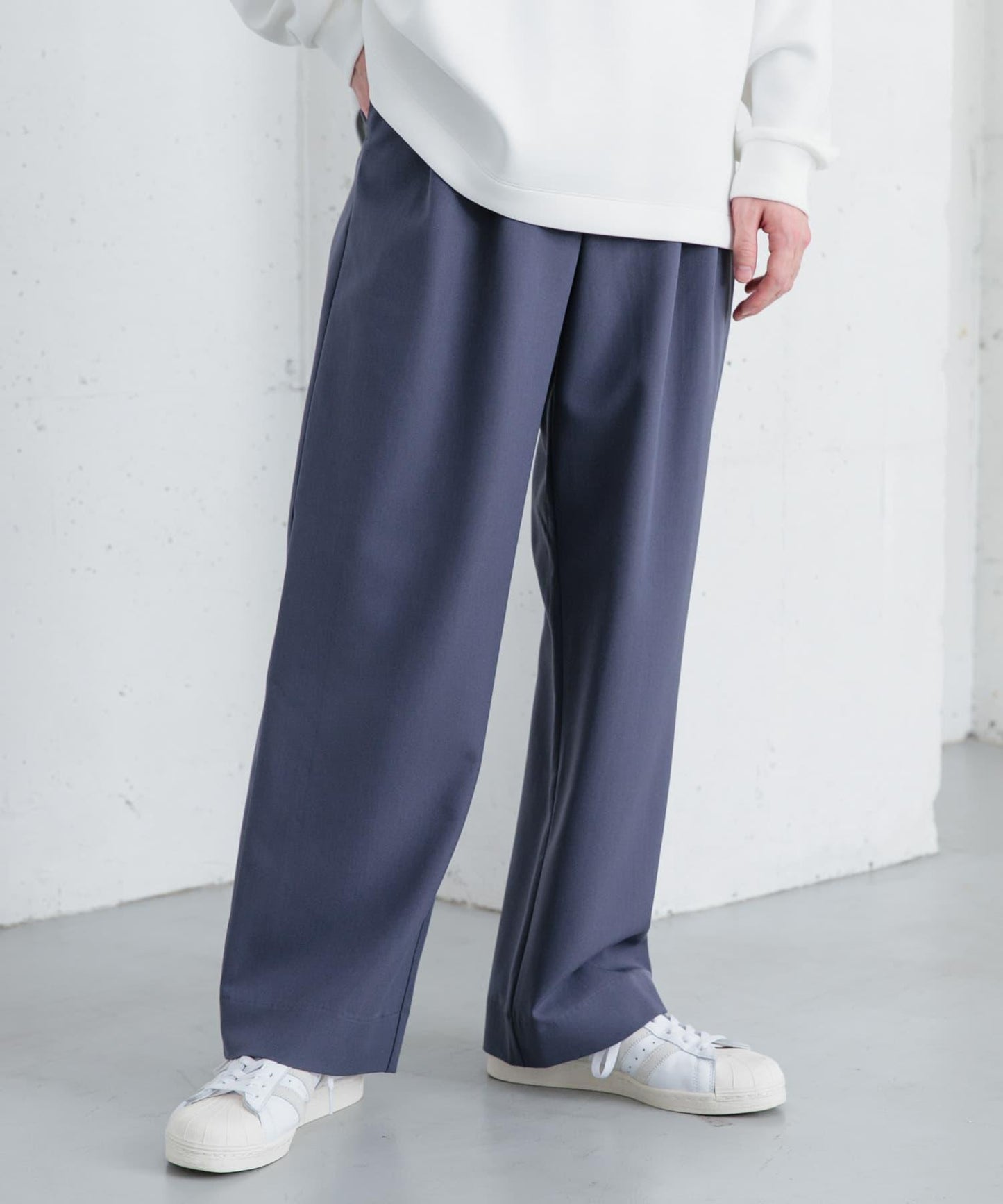 『イージーケア』雙褶寬鬆長褲