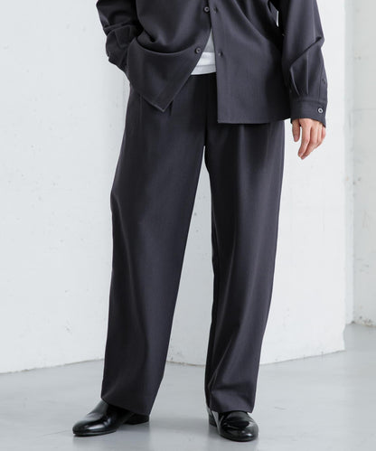 『イージーケア』雙褶寬鬆長褲