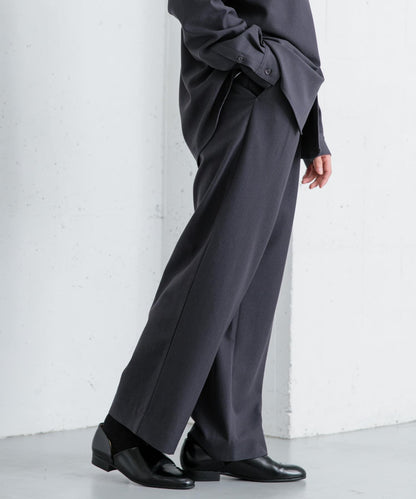 『イージーケア』雙褶寬鬆長褲