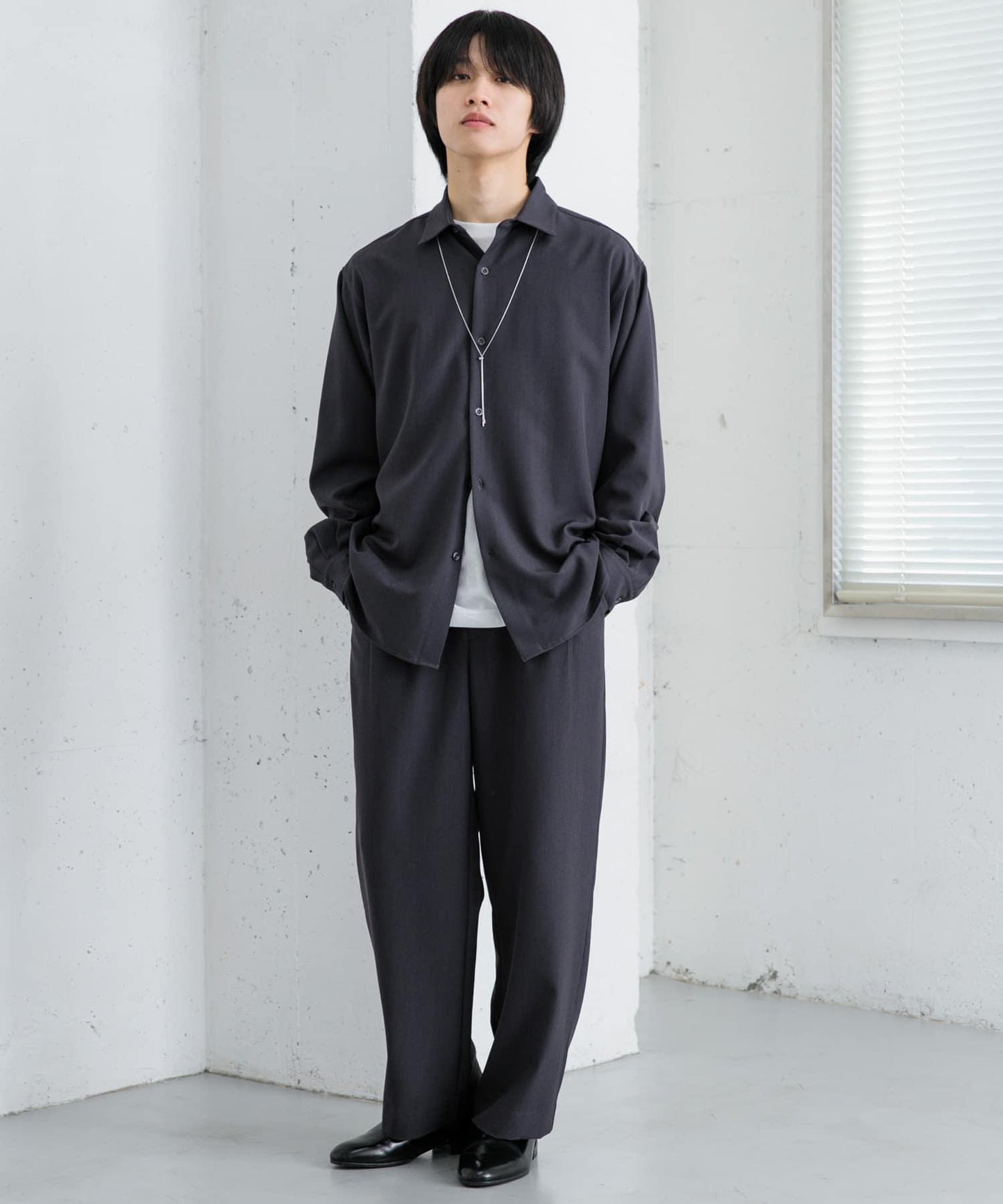 『イージーケア』雙褶寬鬆長褲