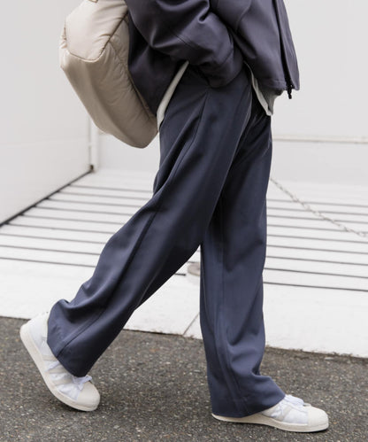 『イージーケア』雙褶寬鬆長褲