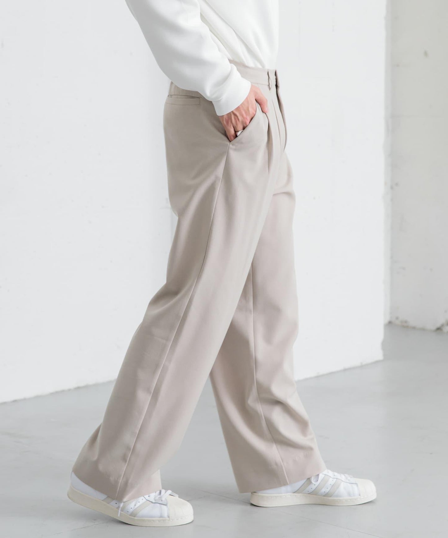 『イージーケア』雙褶寬鬆長褲