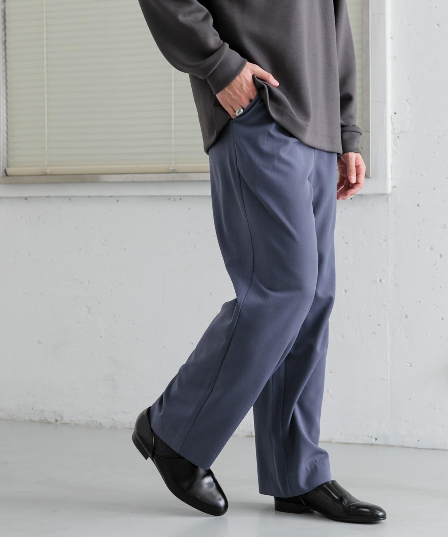 『イージーケア』雙褶寬鬆長褲