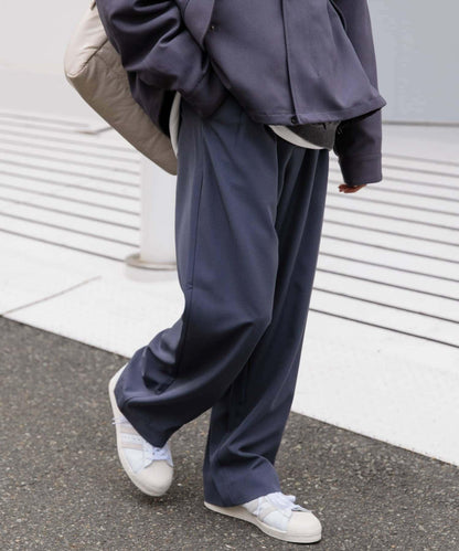 『イージーケア』雙褶寬鬆長褲