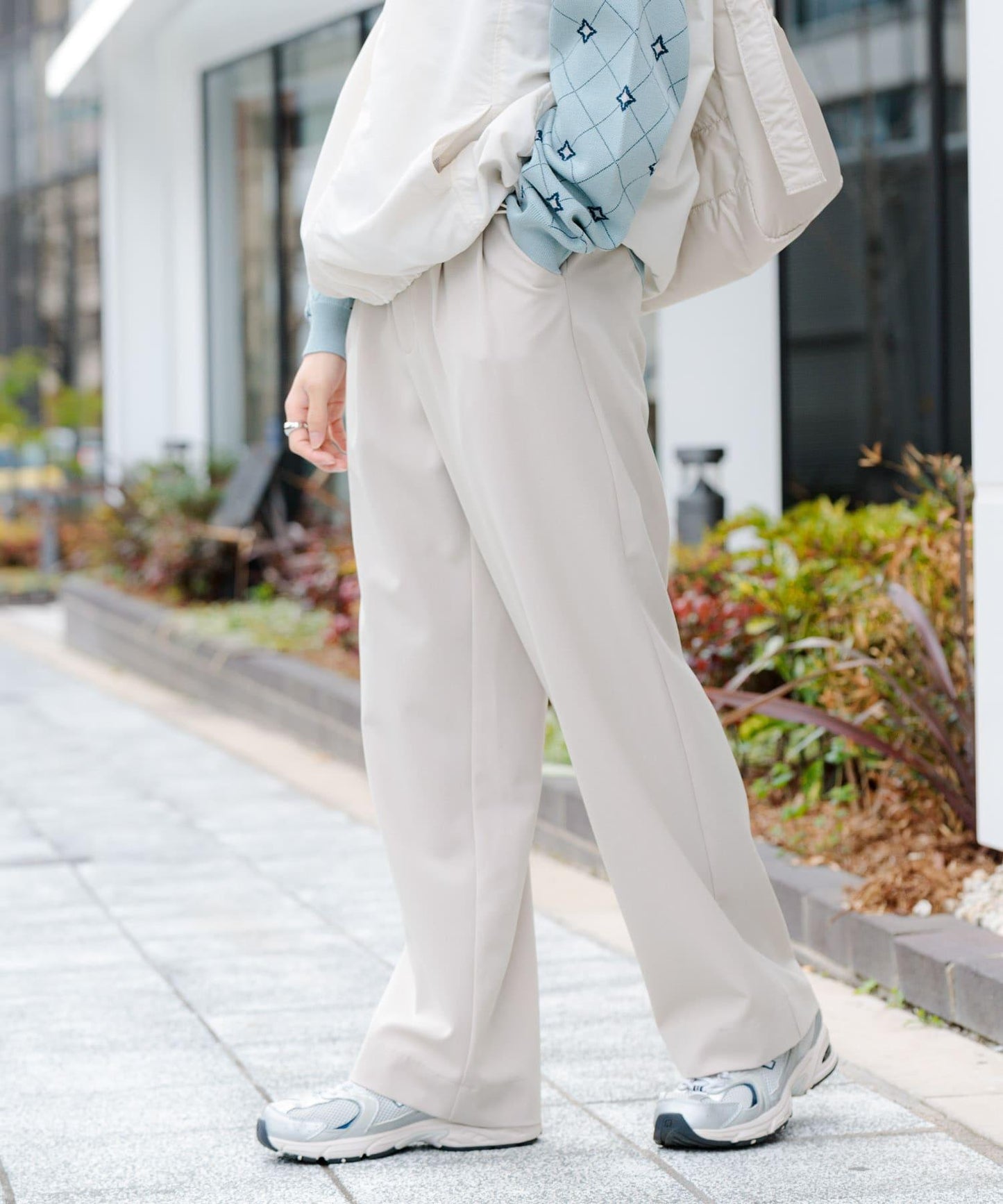 『イージーケア』雙褶寬鬆長褲