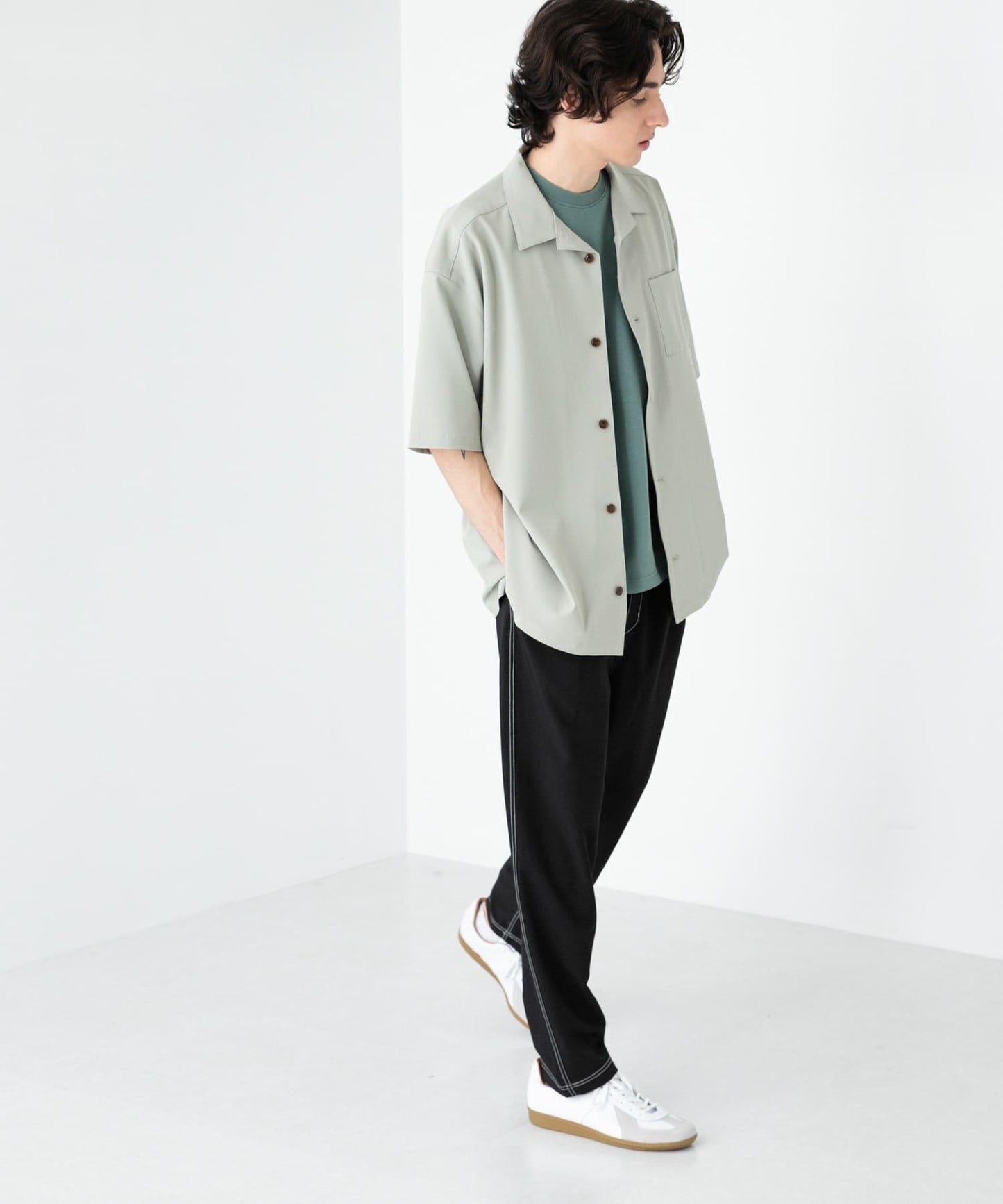 中性款開領寬鬆襯衫（五分袖）