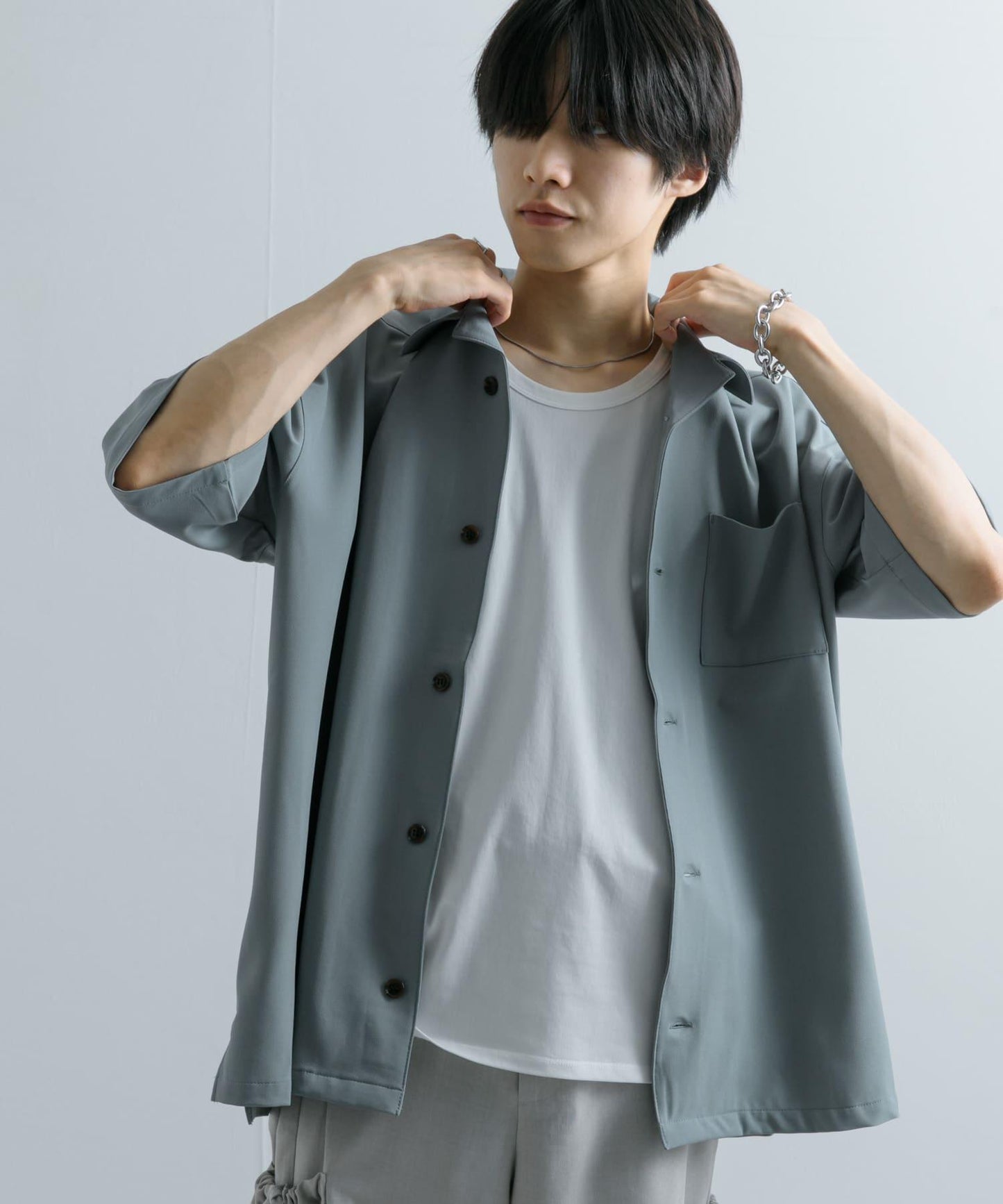 中性款開領寬鬆襯衫（五分袖）