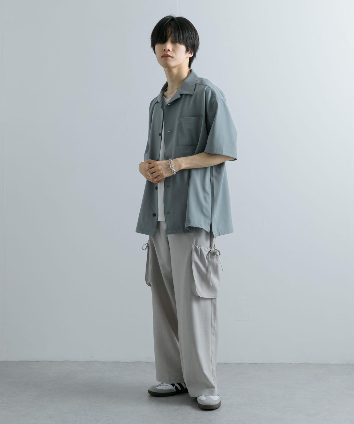 中性款開領寬鬆襯衫（五分袖）