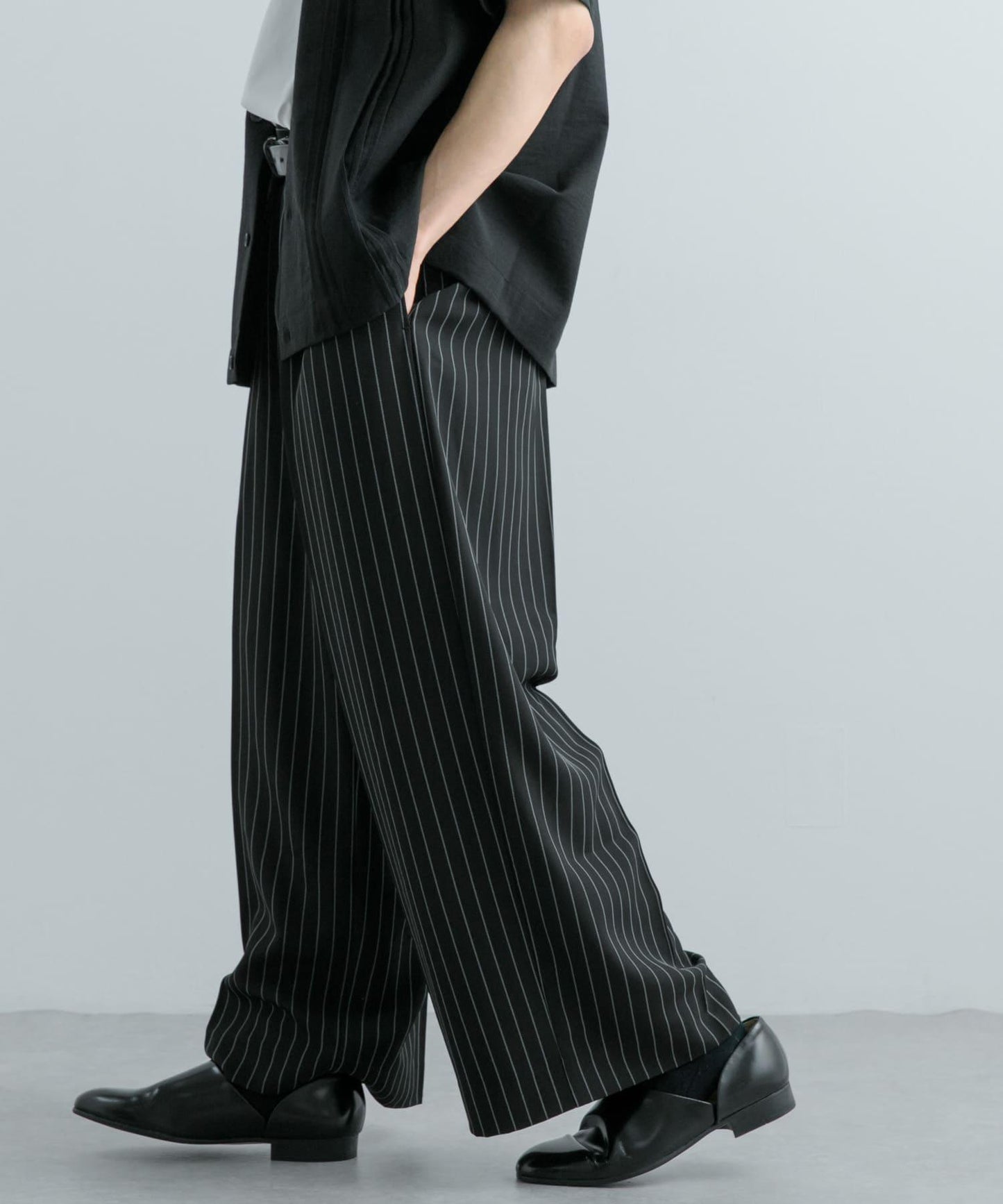 單褶細條紋寬鬆西裝褲