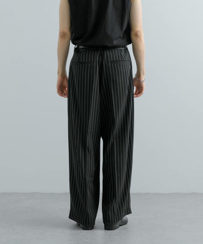 單褶細條紋寬鬆西裝褲