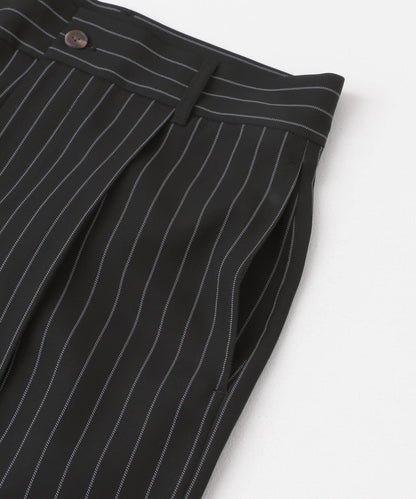 單褶細條紋寬鬆西裝褲