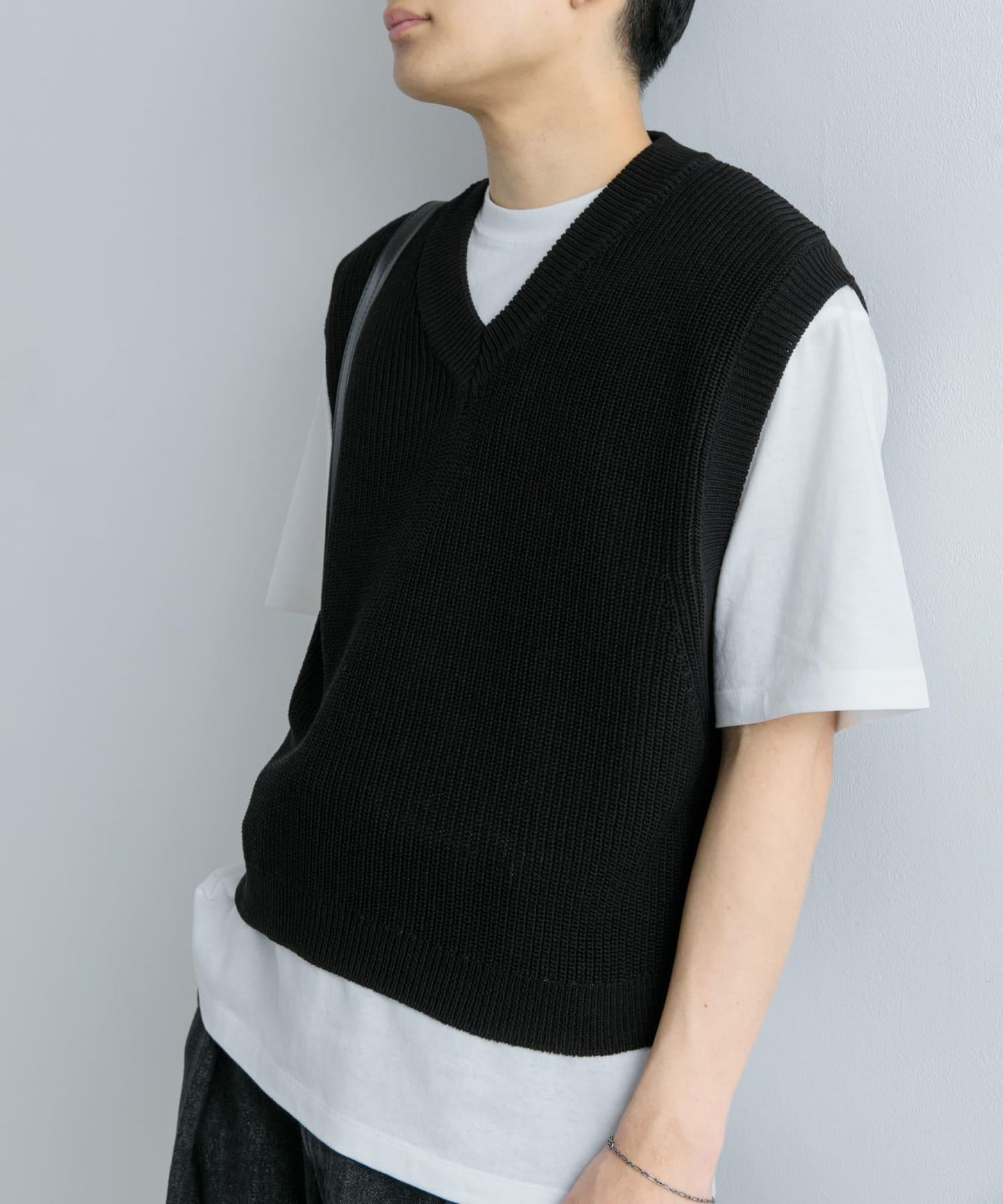 亞麻微短針織背心