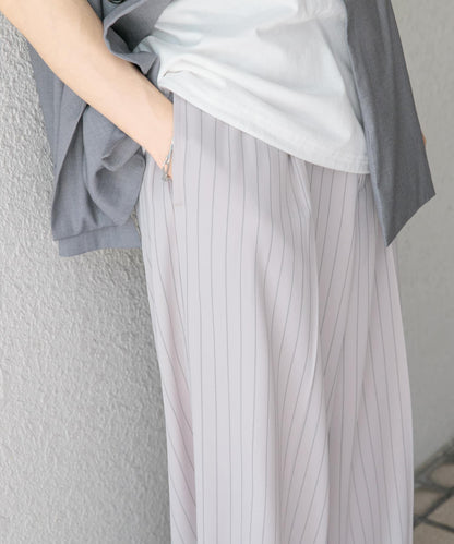 單褶細條紋寬鬆西裝褲