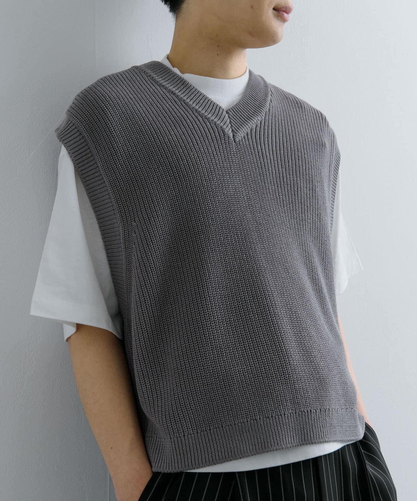 亞麻微短針織背心