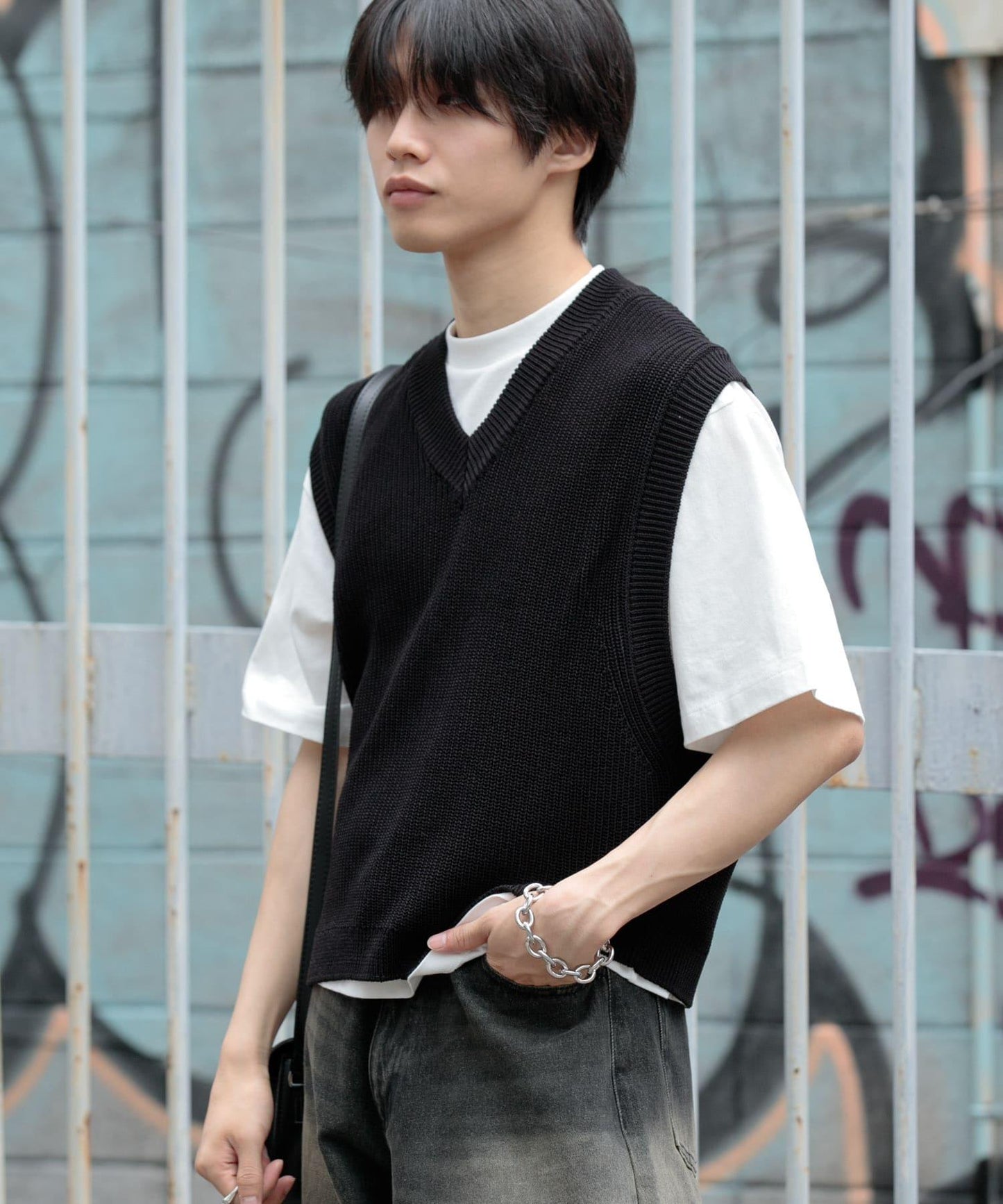 亞麻微短針織背心