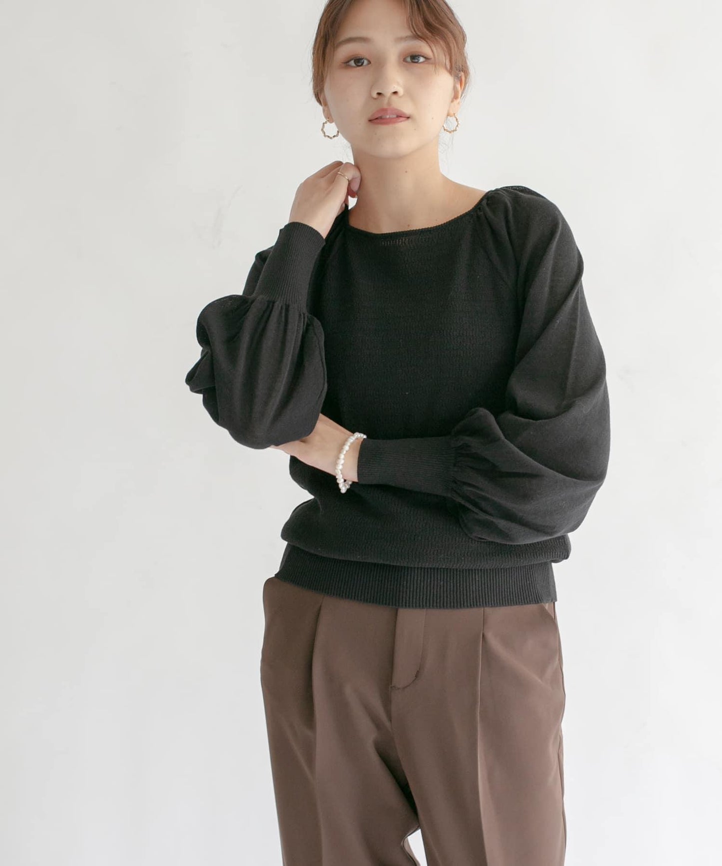 後背開口蓬鬆袖針織衫