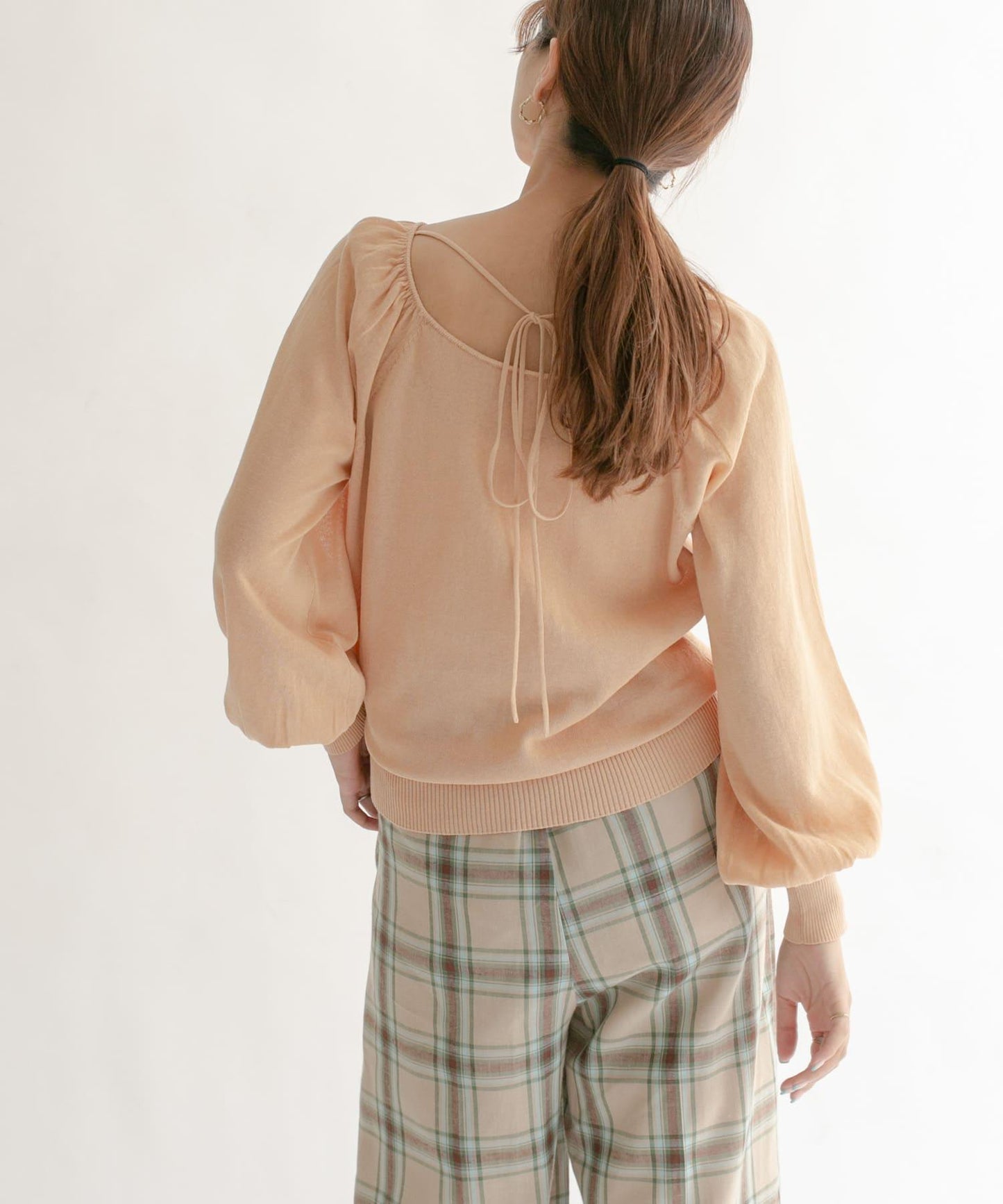 後背開口蓬鬆袖針織衫