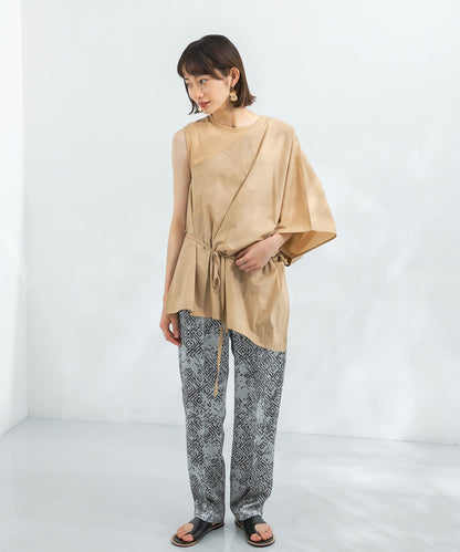 斗篷拼接不對稱襯衫