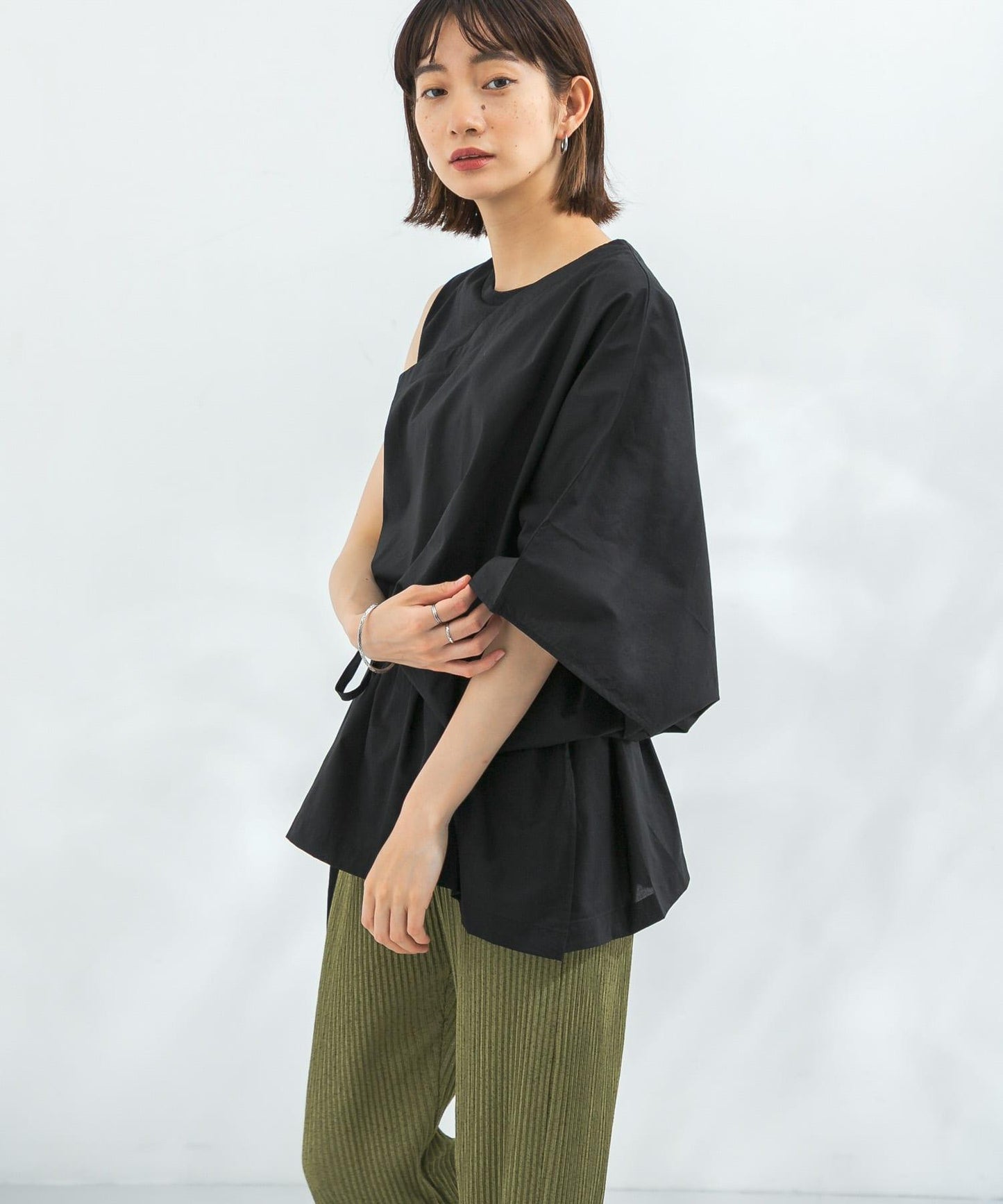 斗篷拼接不對稱襯衫