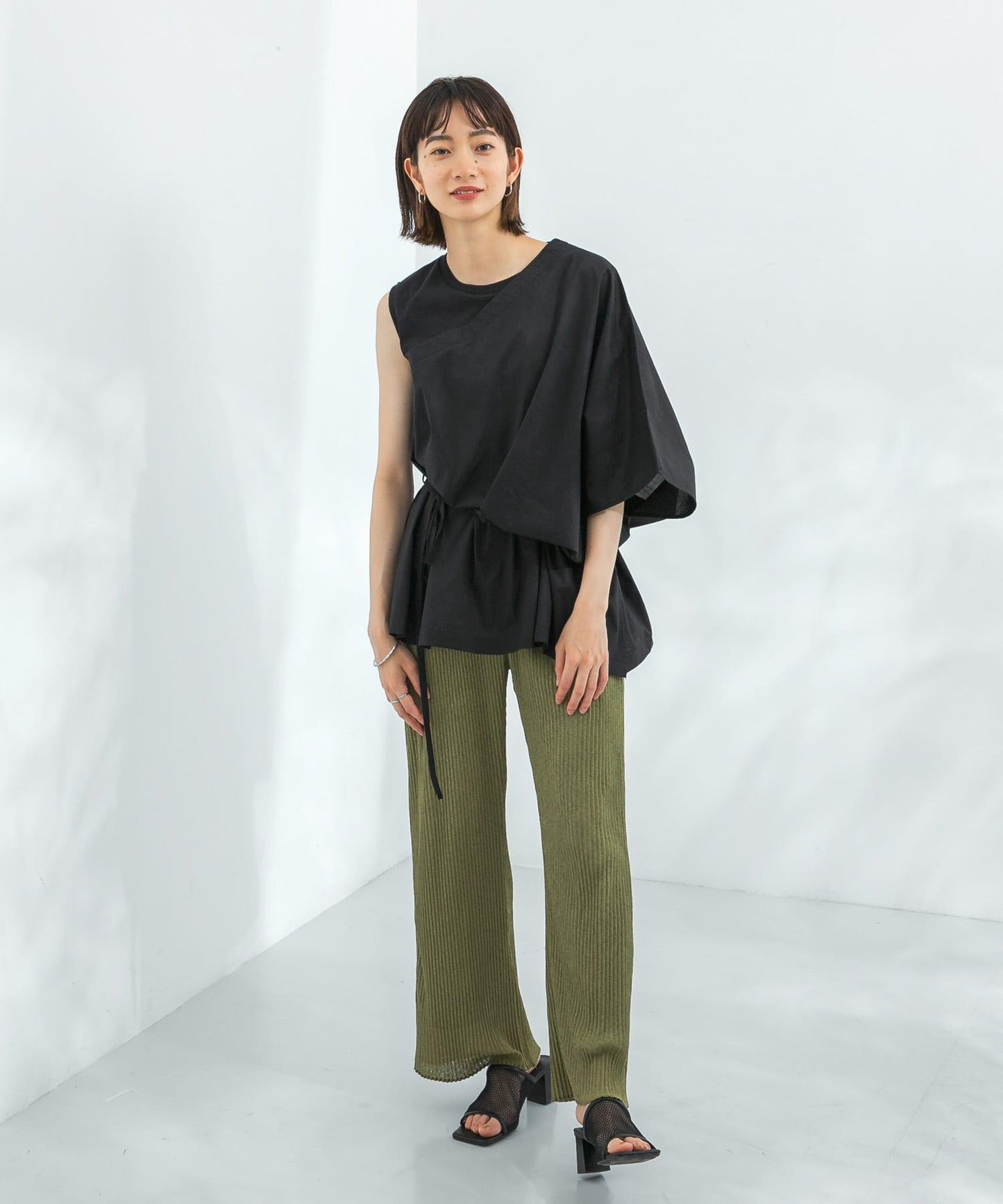 斗篷拼接不對稱襯衫