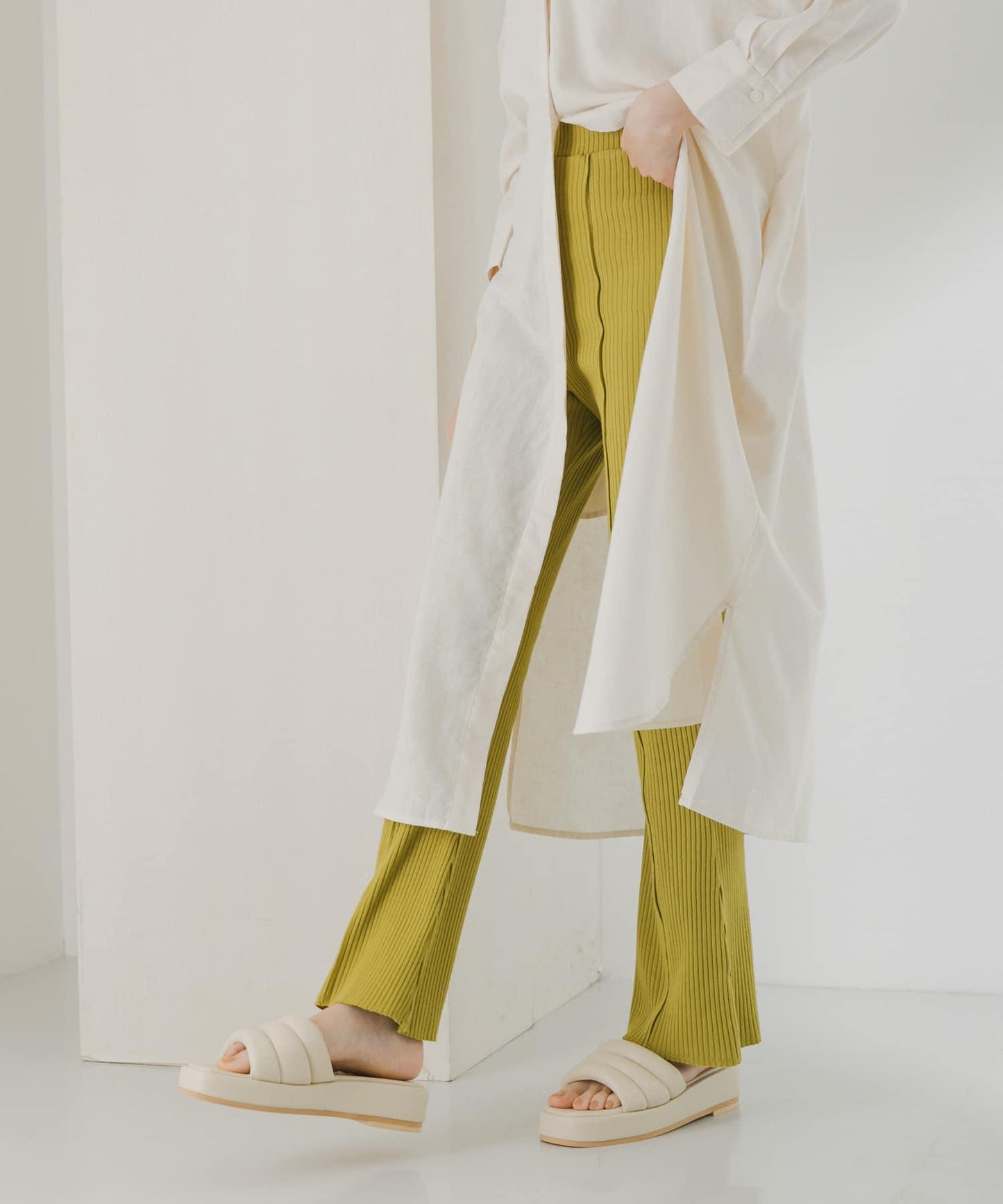 荷葉邊羅紋喇叭褲