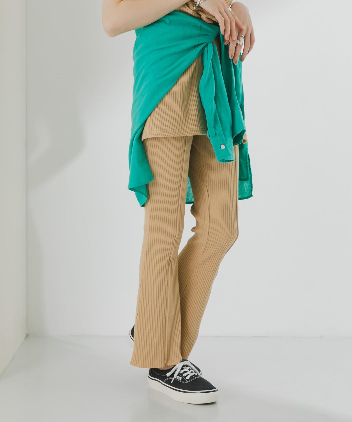 荷葉邊羅紋喇叭褲