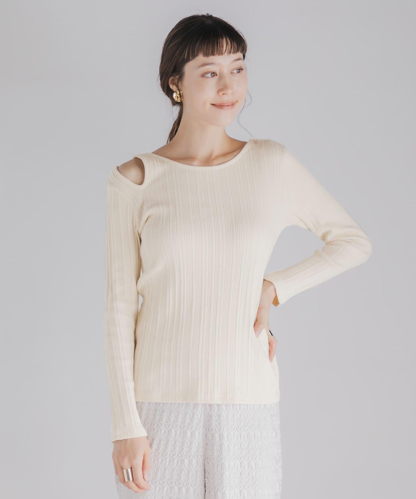 不對稱領口修身上衣