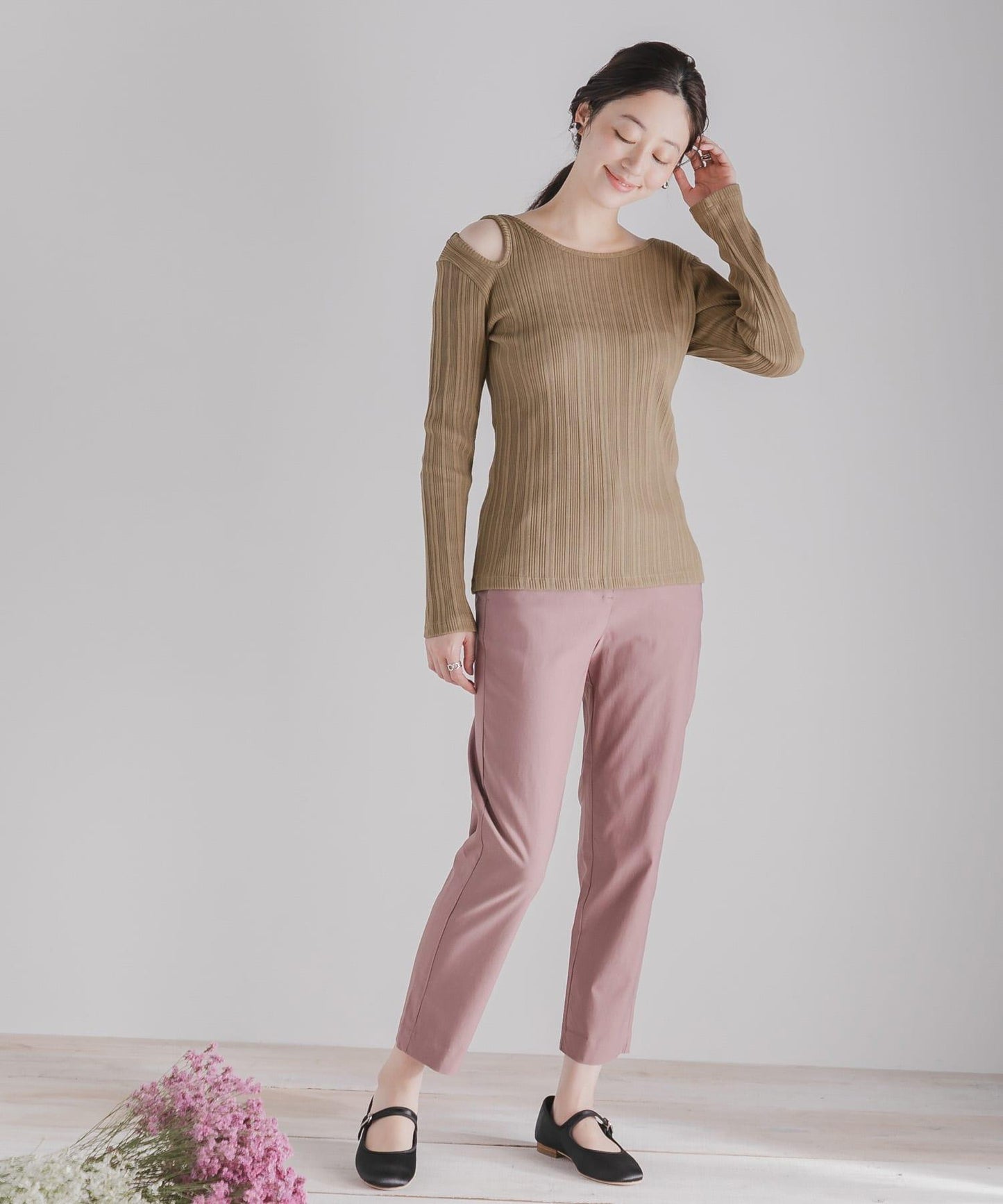 不對稱領口修身上衣