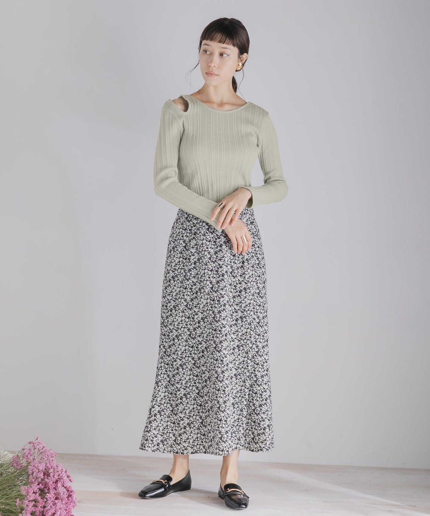 不對稱領口修身上衣