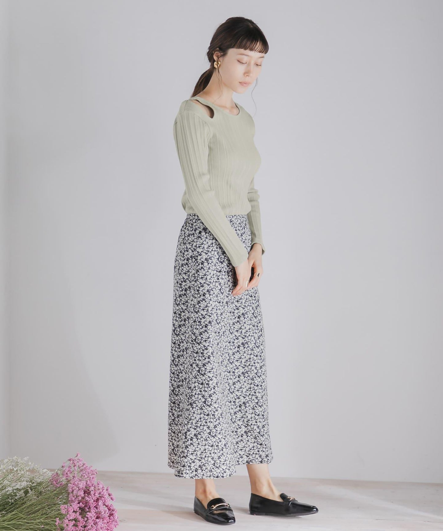 不對稱領口修身上衣