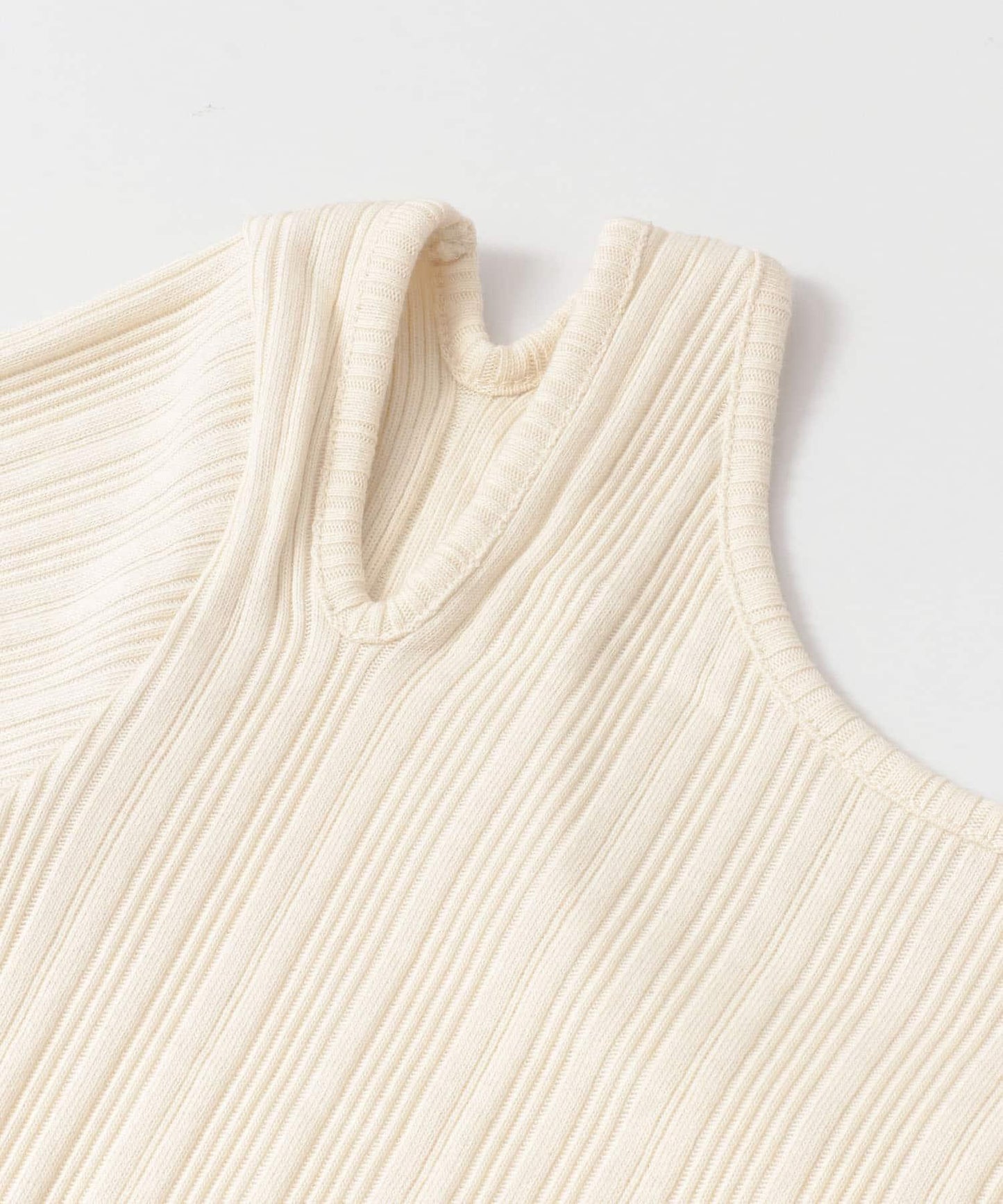 不對稱領口修身上衣