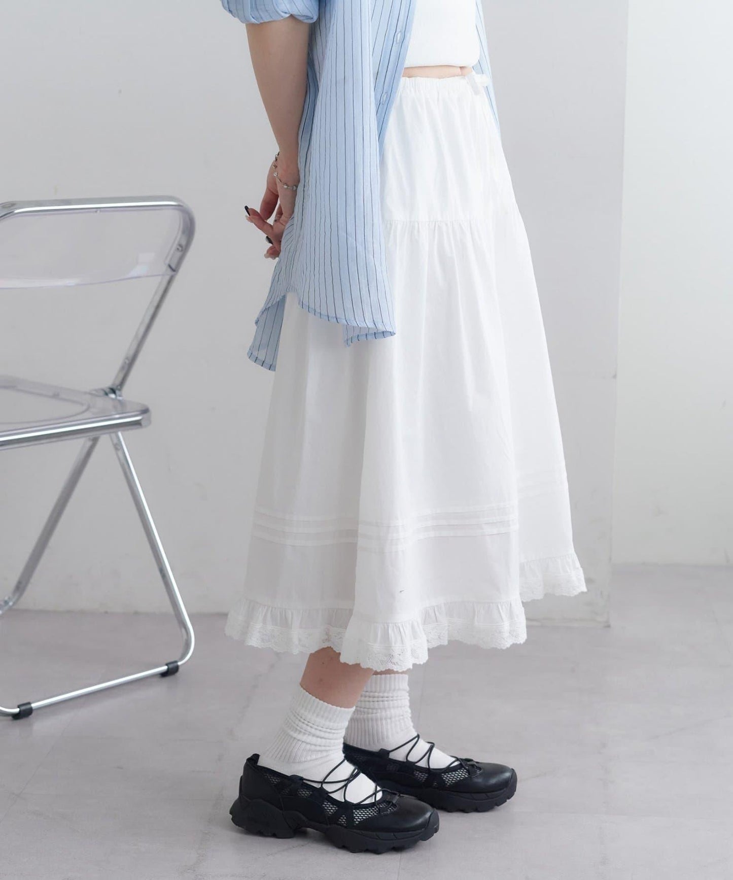 Discoat umm. 拼褶蕾絲傘擺半身裙