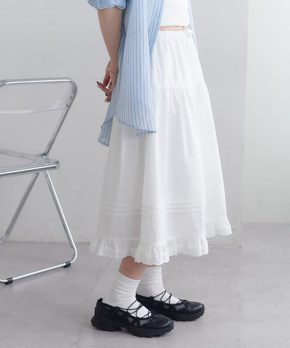 Discoat umm. 拼褶蕾絲傘擺半身裙