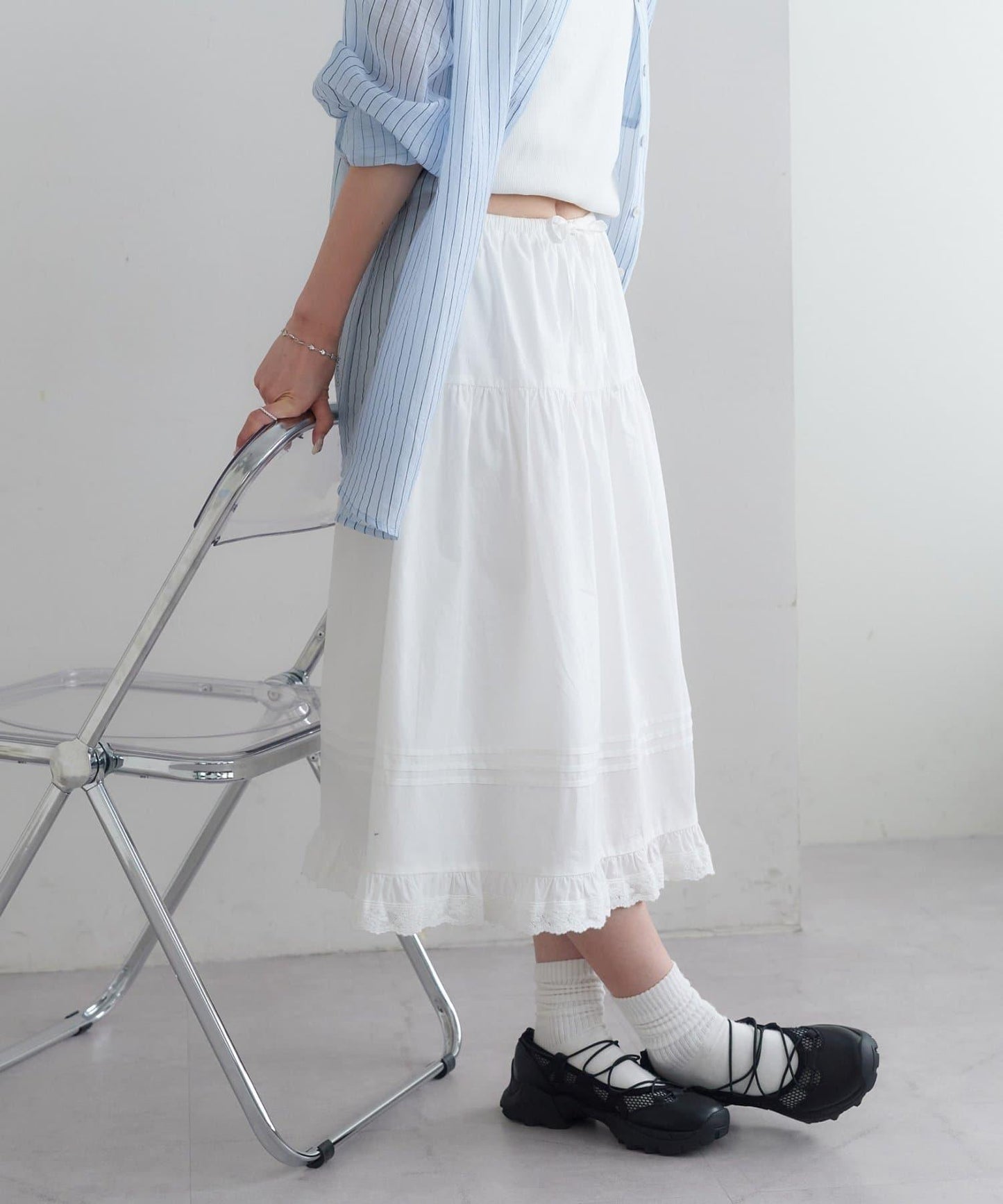 Discoat umm. 拼褶蕾絲傘擺半身裙