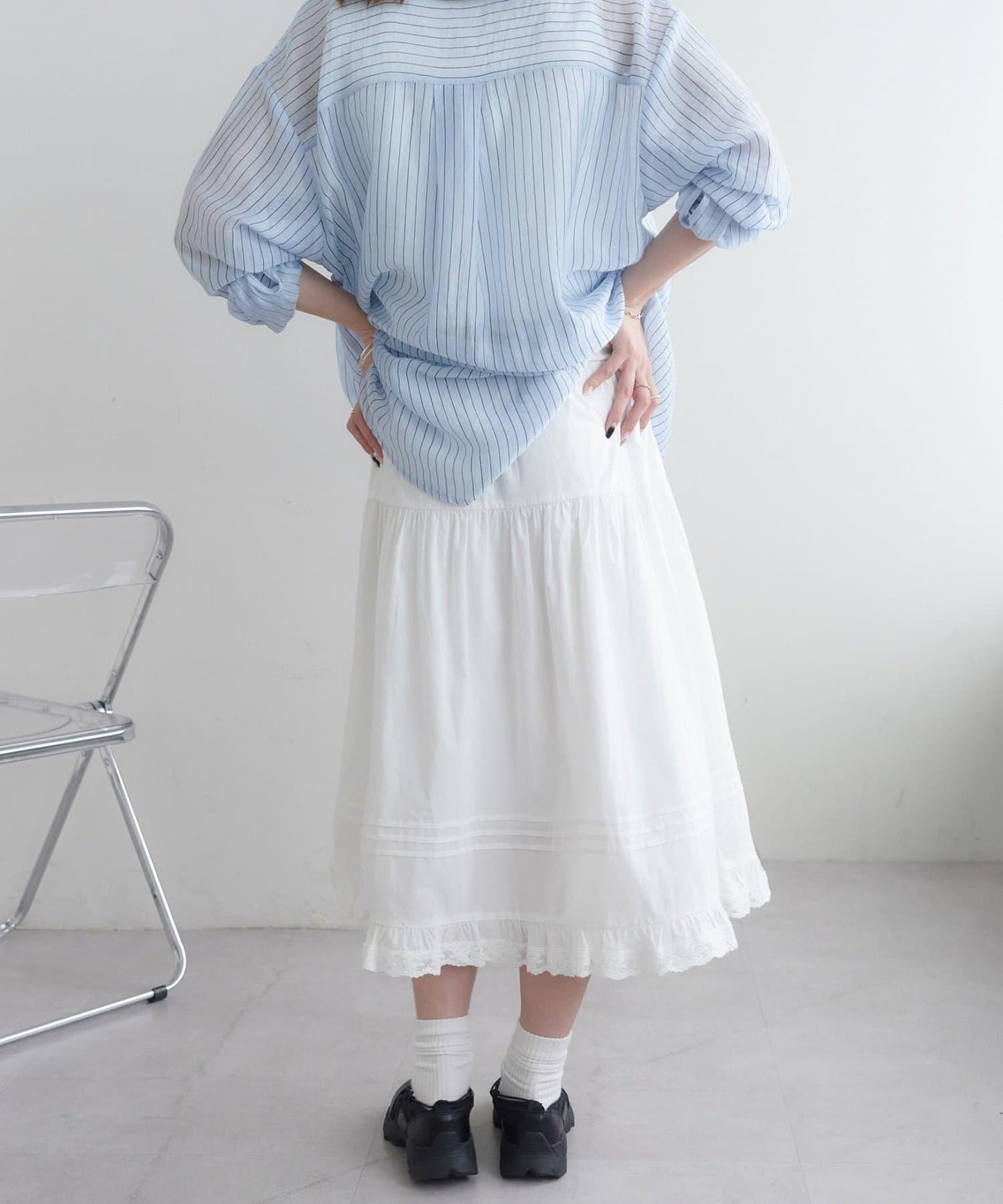 Discoat umm. 拼褶蕾絲傘擺半身裙