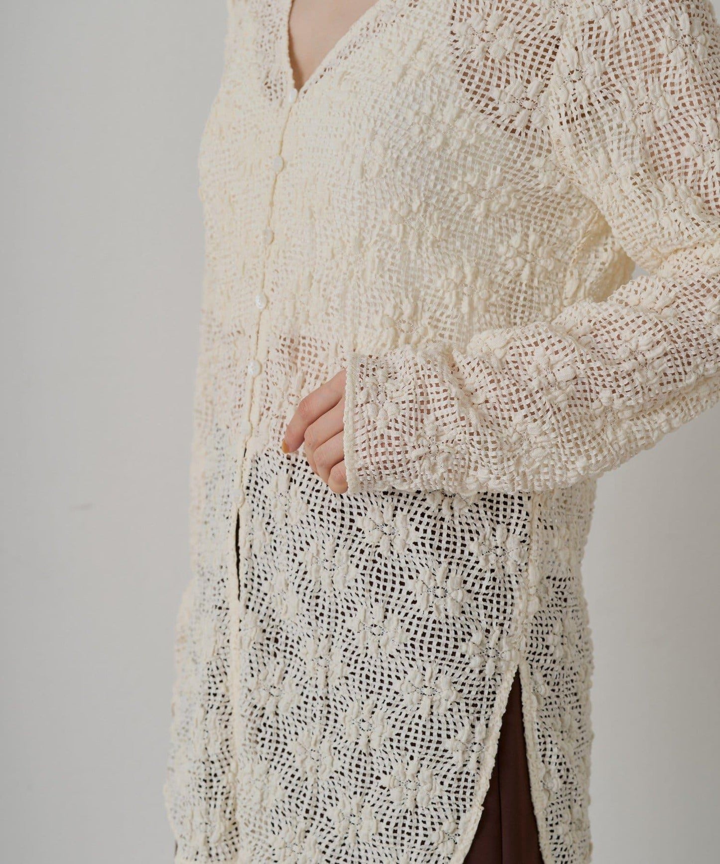 鏤空蕾絲V領襯衫