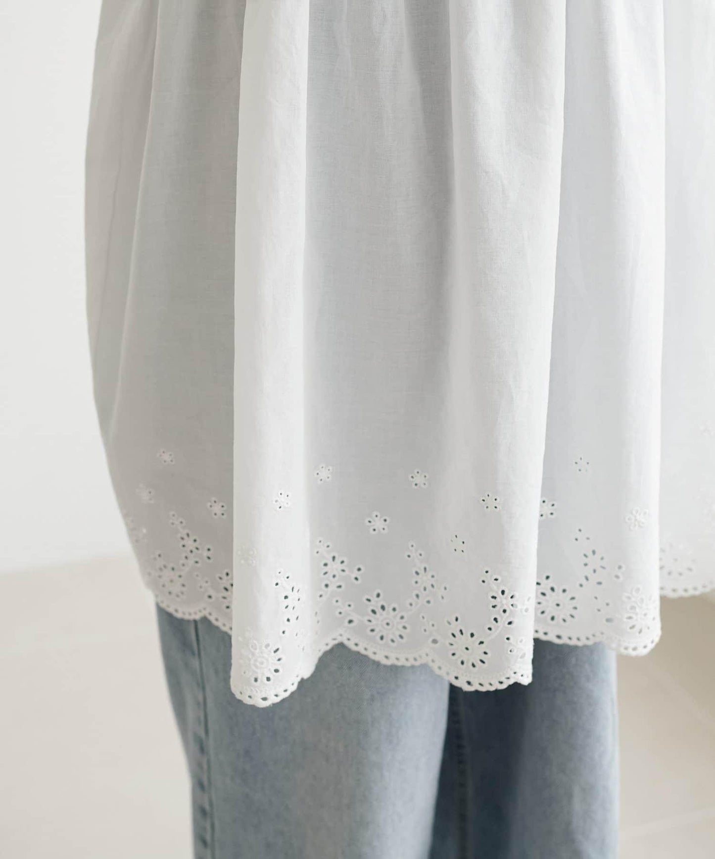 蕾絲拼接吊帶長款上衣