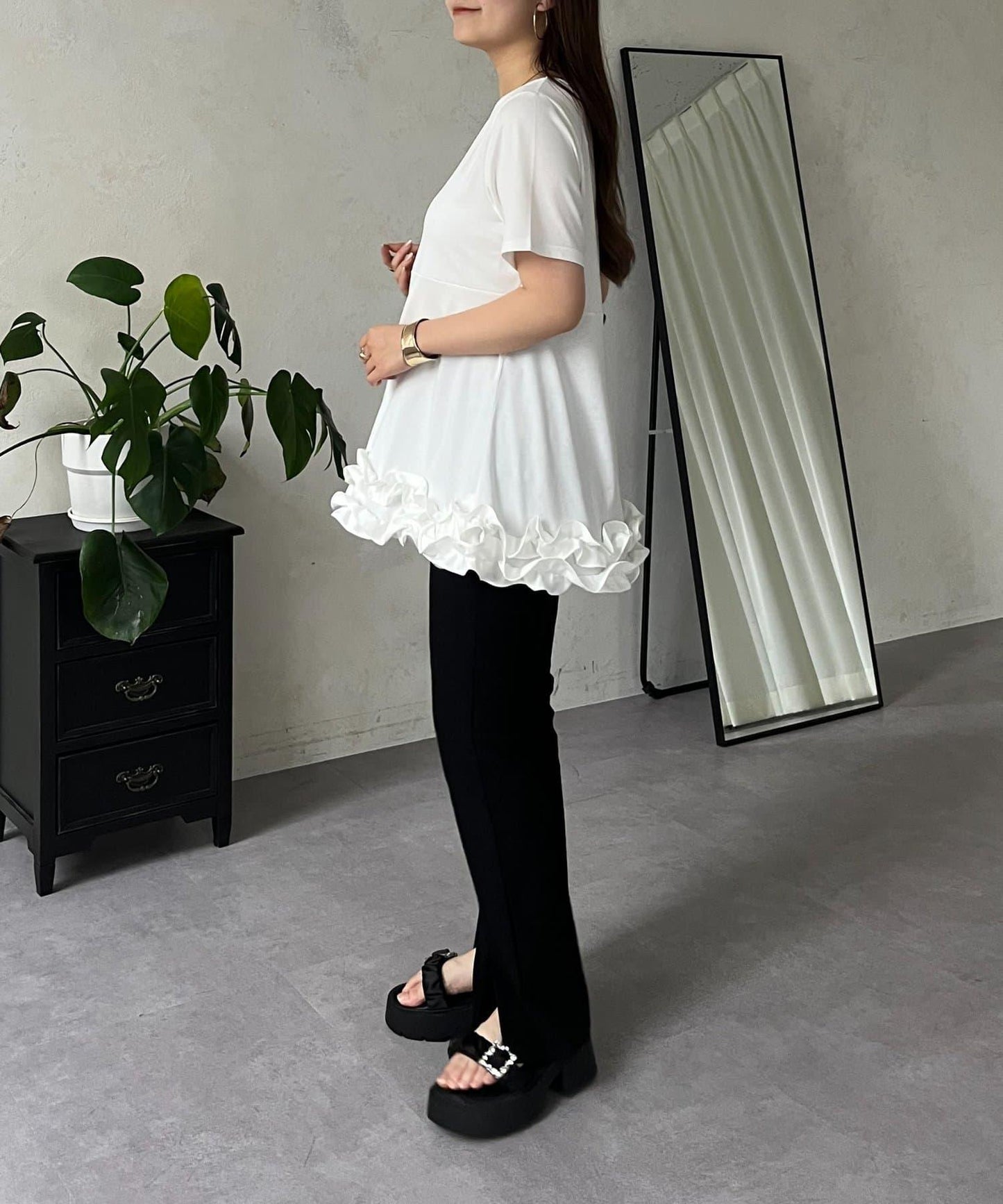 下襬荷葉邊荷葉邊T恤