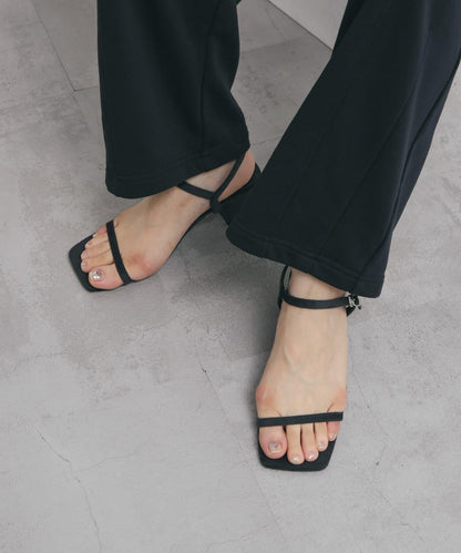 細帶涼鞋