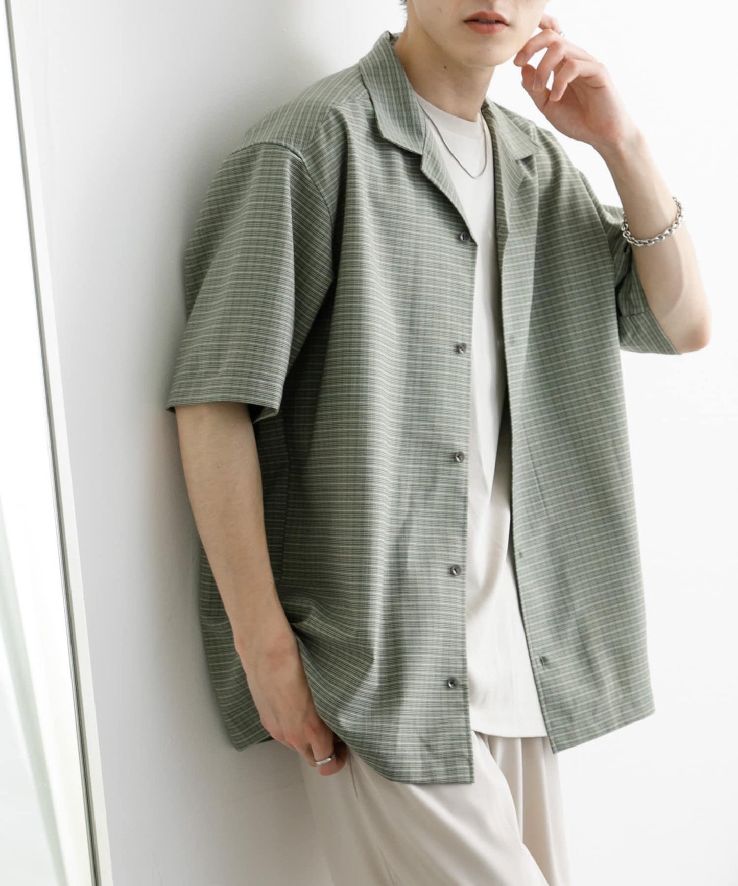 格紋開領短袖襯衫