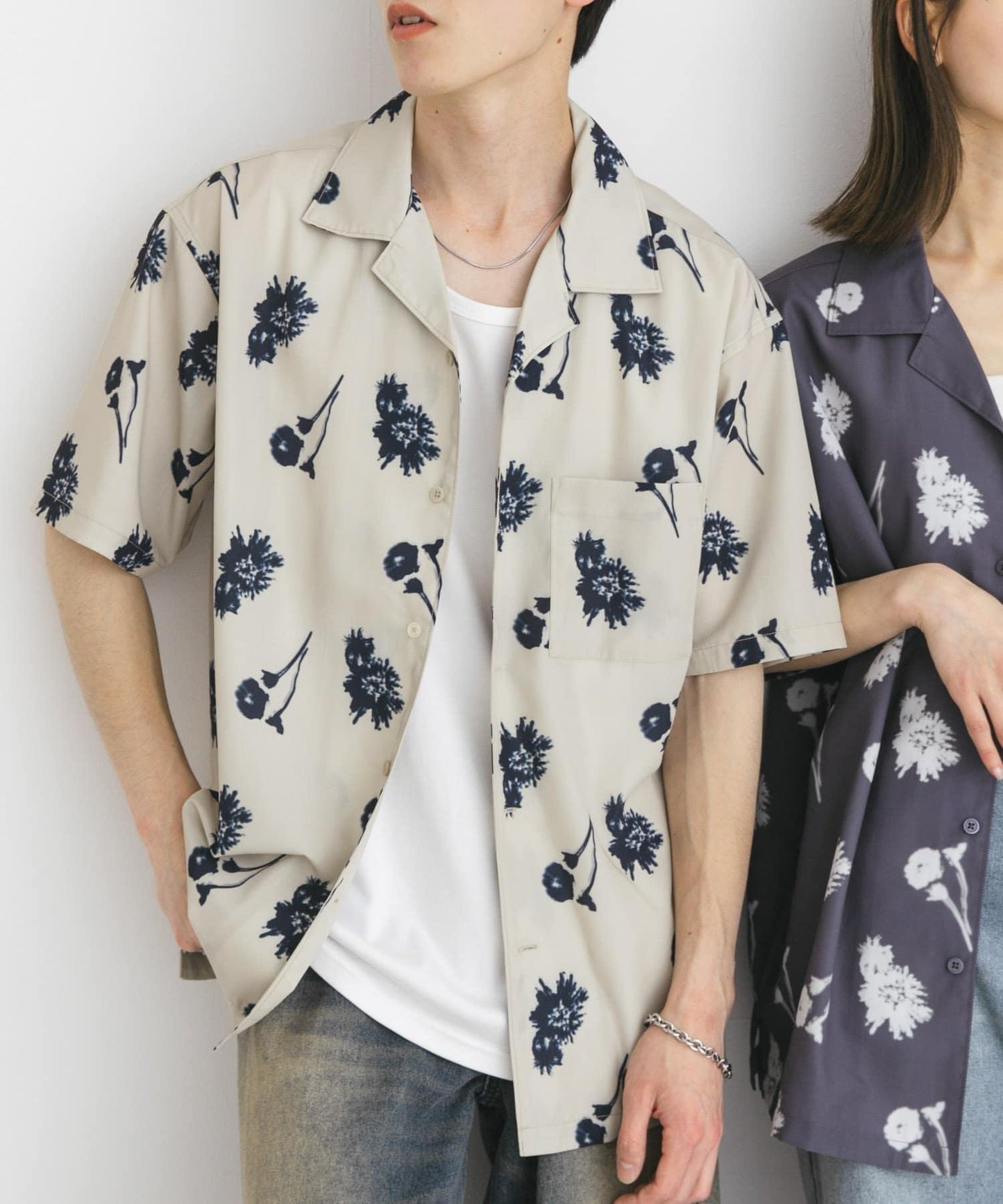 中性款植物印花開領短袖襯衫