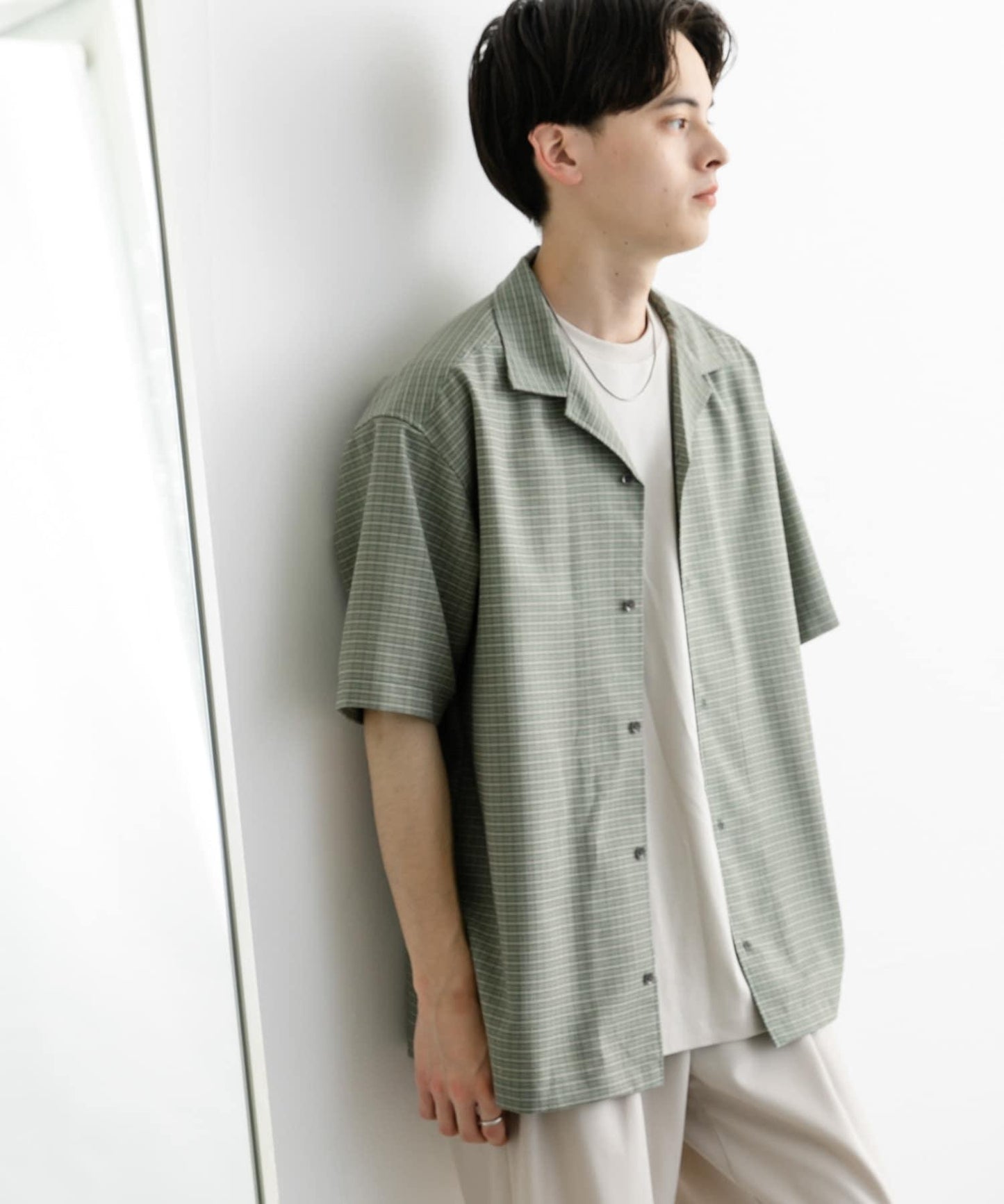 格紋開領短袖襯衫