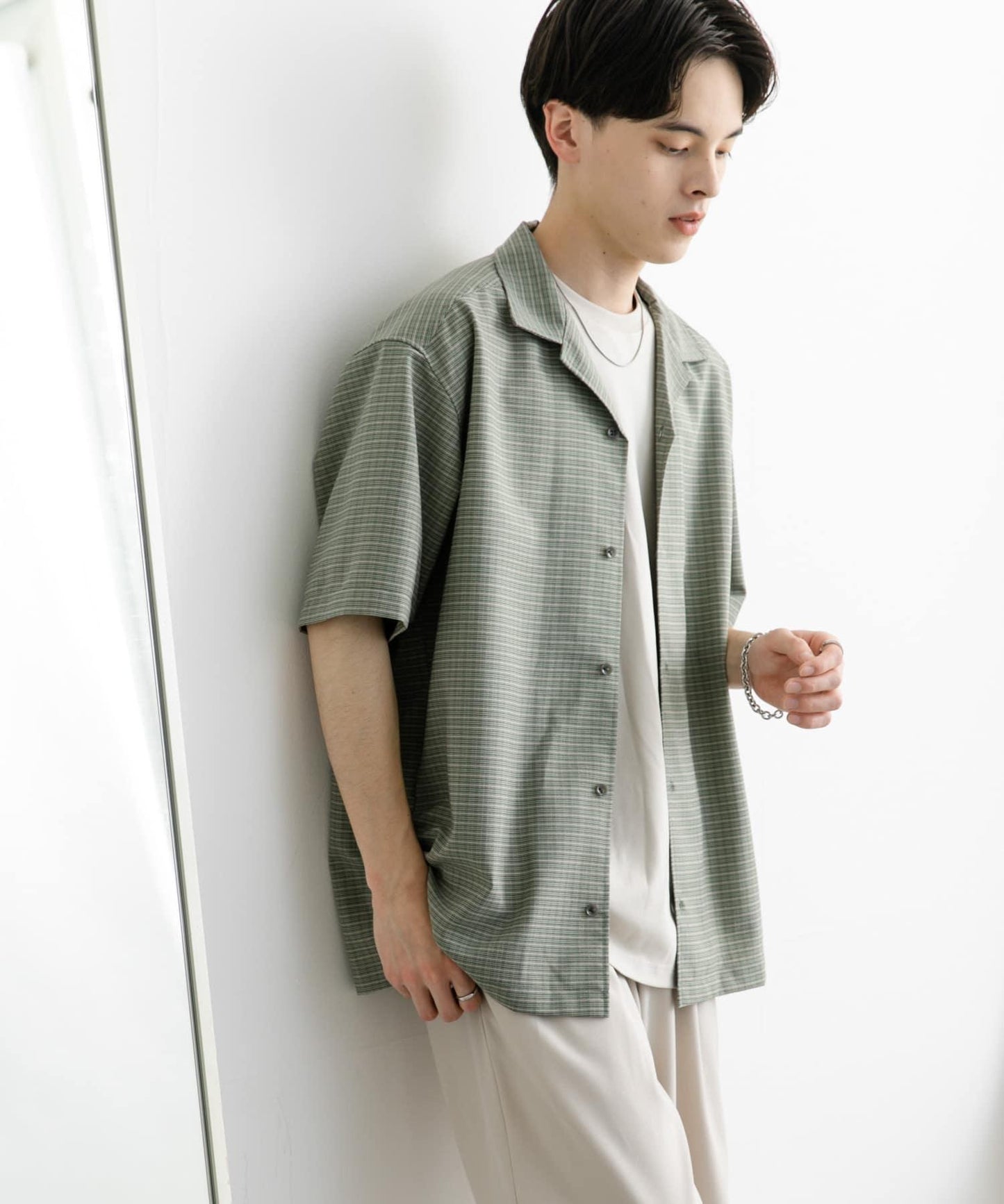 格紋開領短袖襯衫