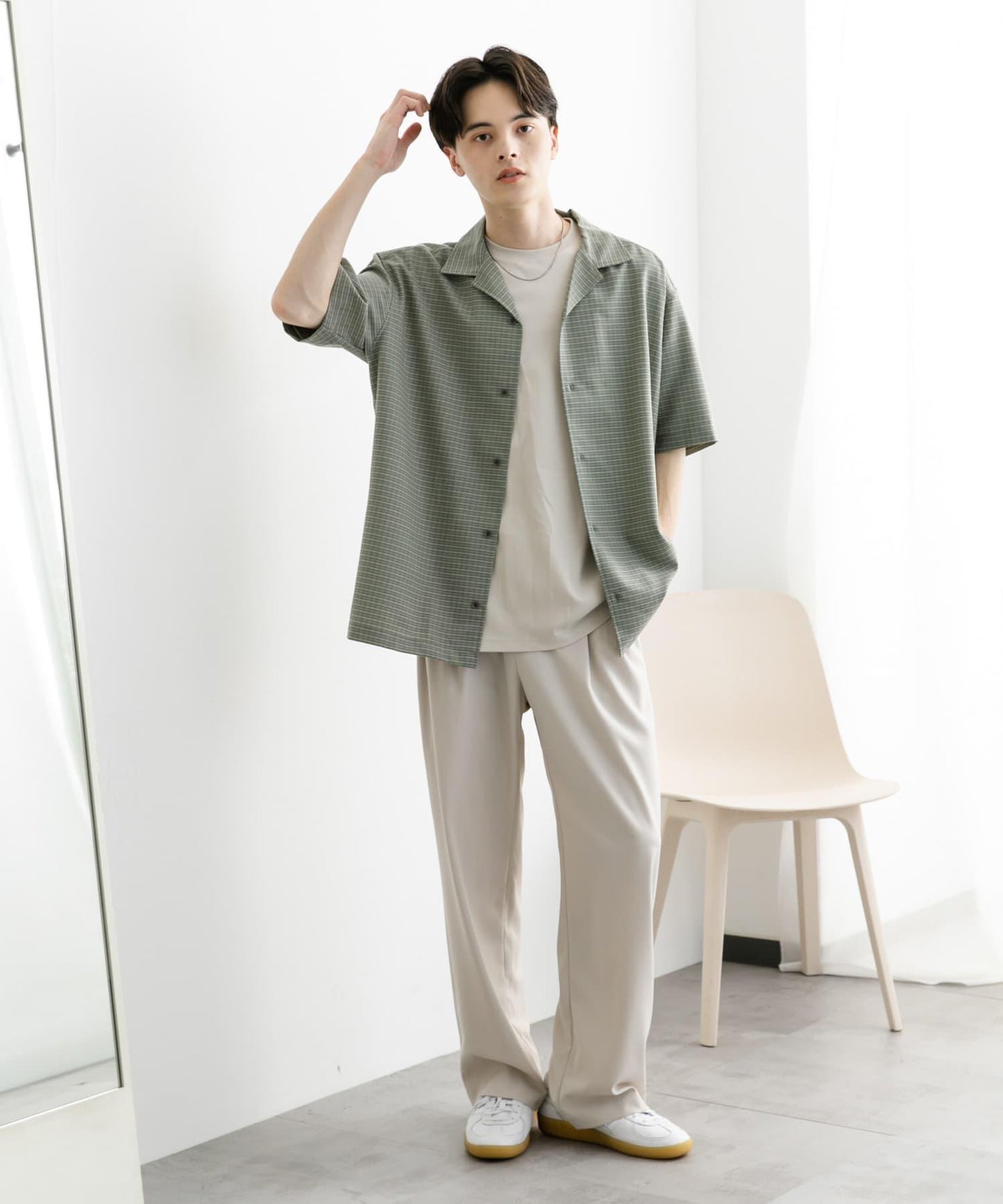 格紋開領短袖襯衫