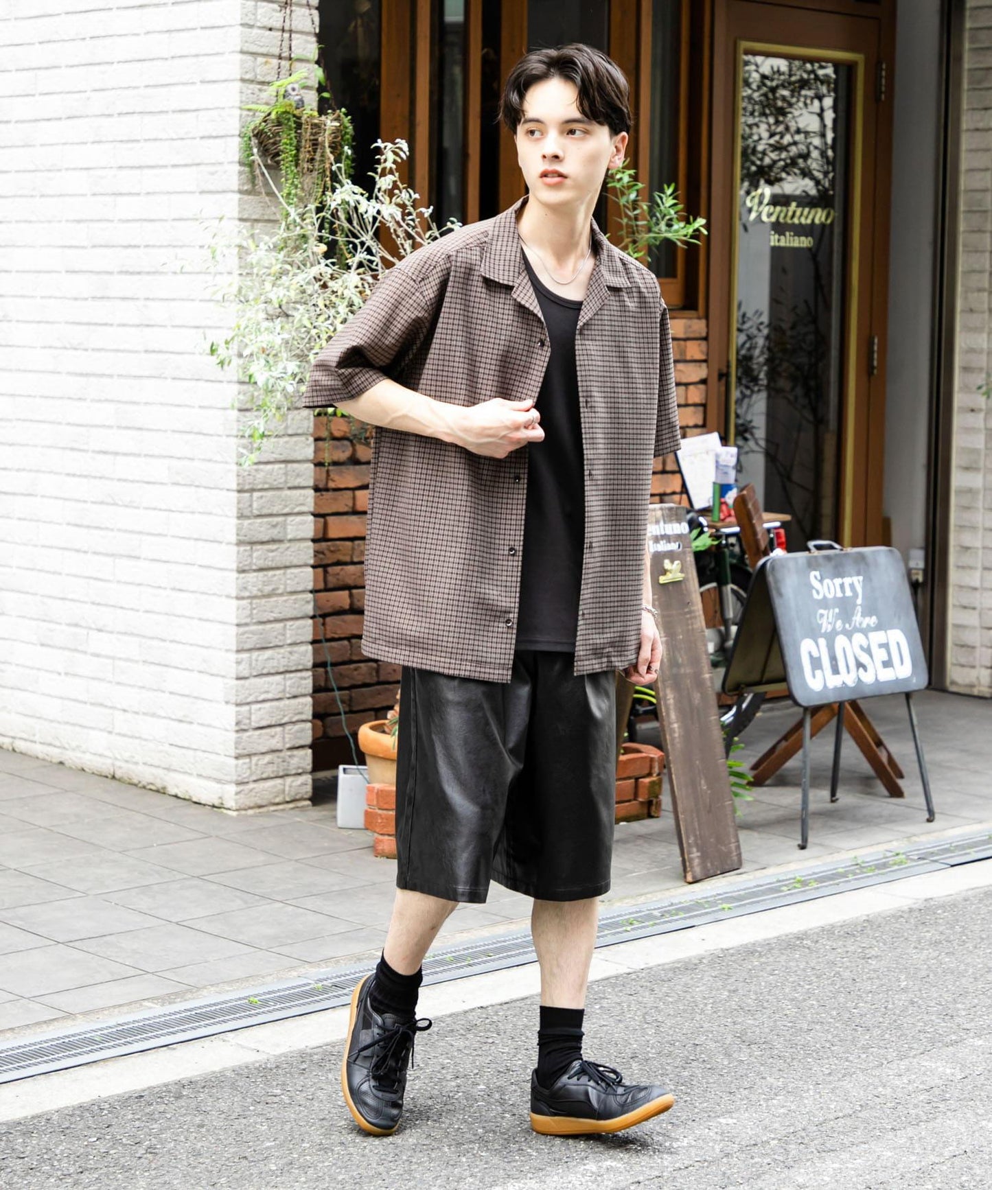 格紋開領短袖襯衫