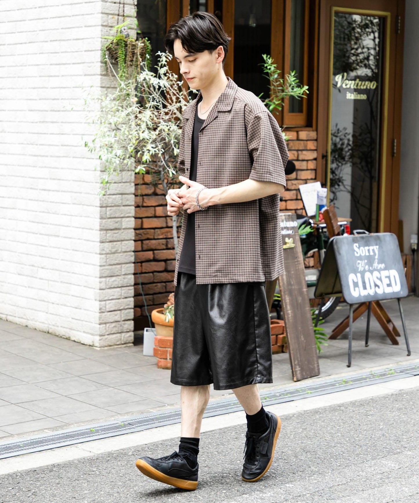 格紋開領短袖襯衫