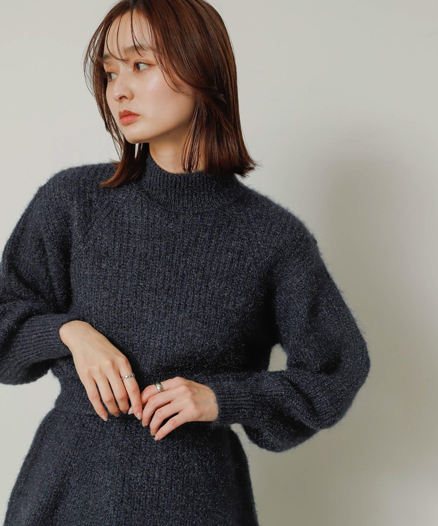 收腰針織連衣裙