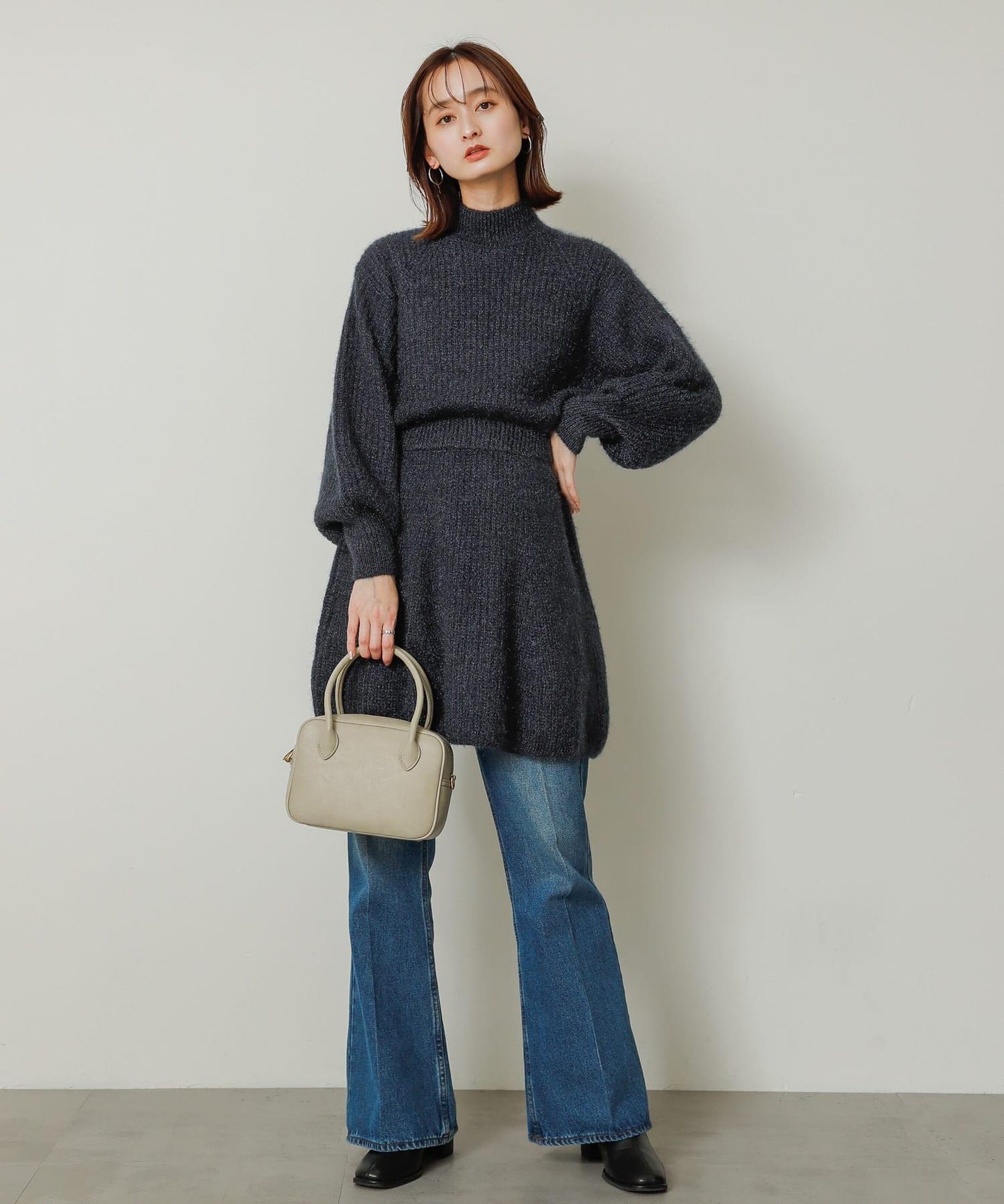 收腰針織連衣裙