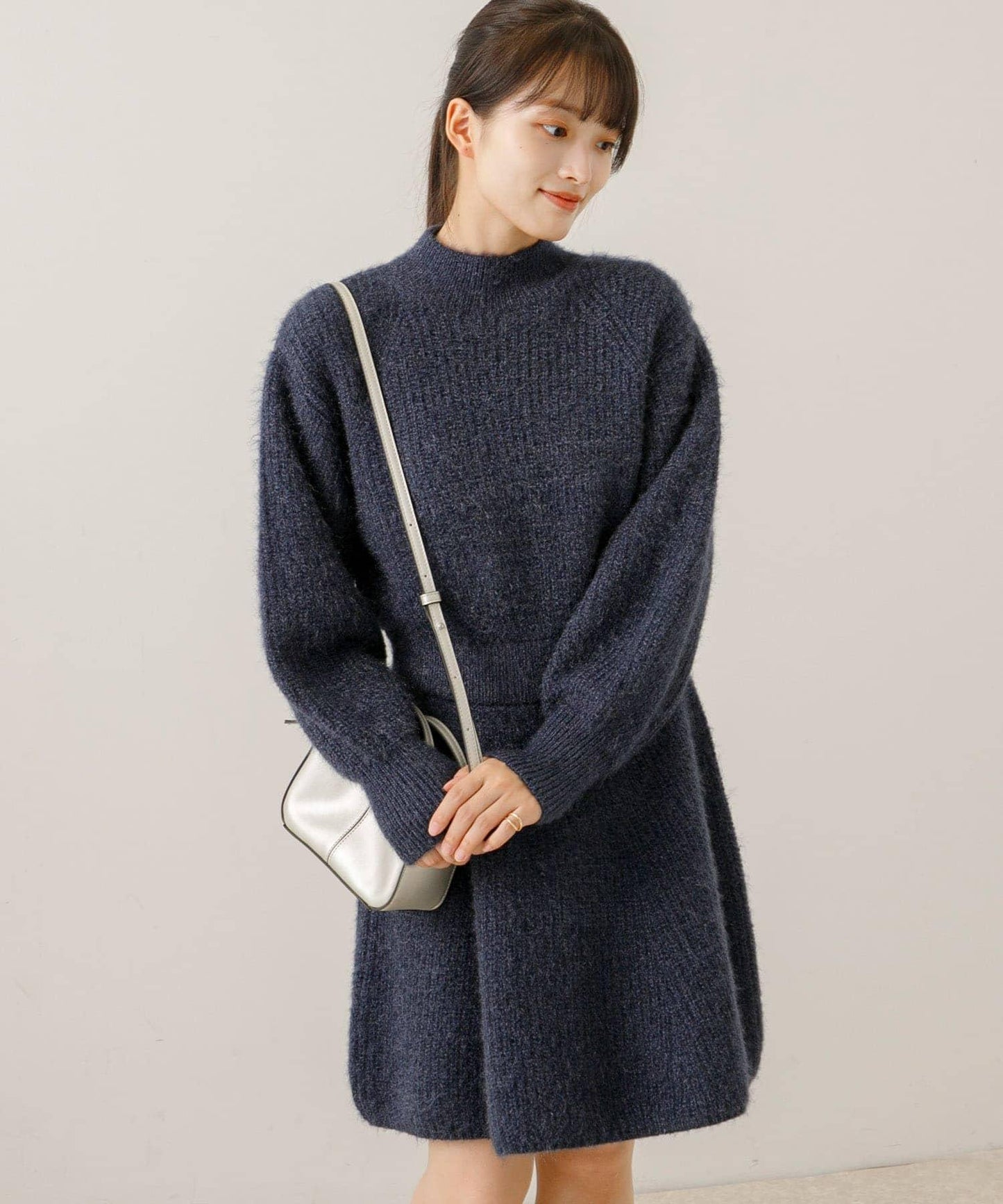 收腰針織連衣裙