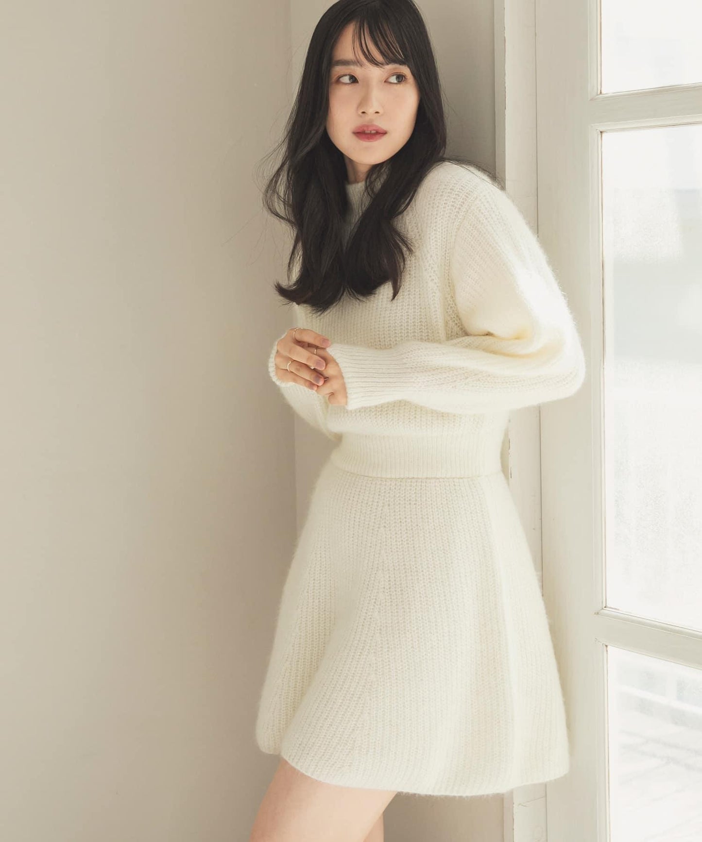 收腰針織連衣裙
